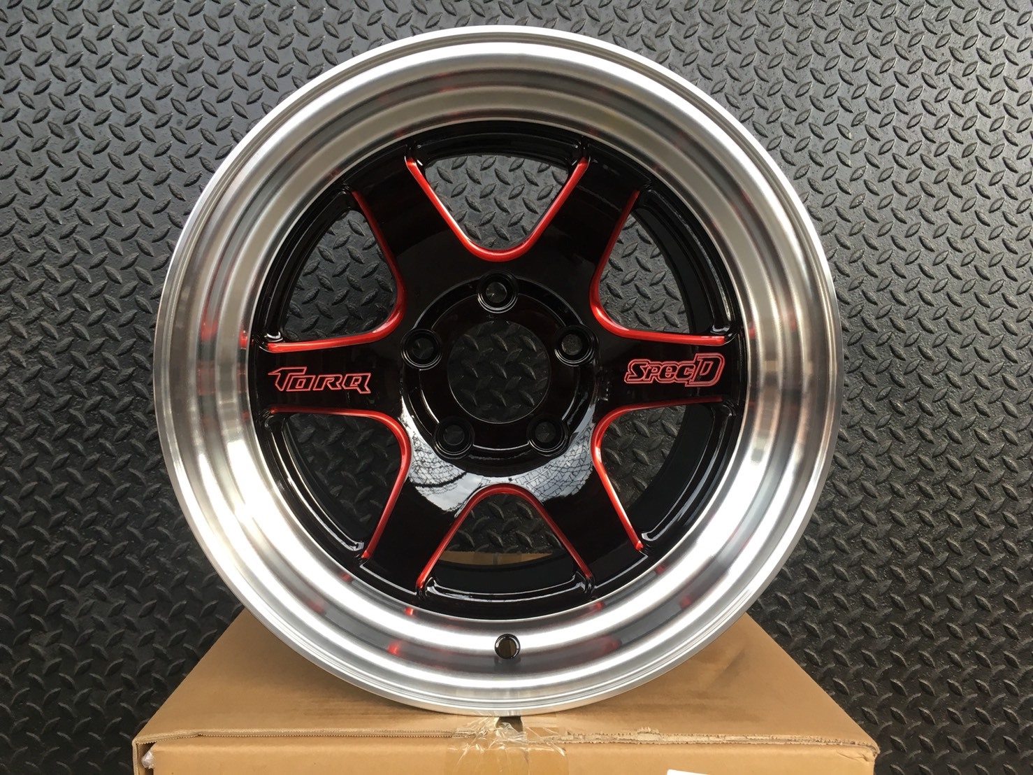 ล้อใหม่ ลายล่าสุด TORQ D1S ขอบ20 กลึงก้าน แดง