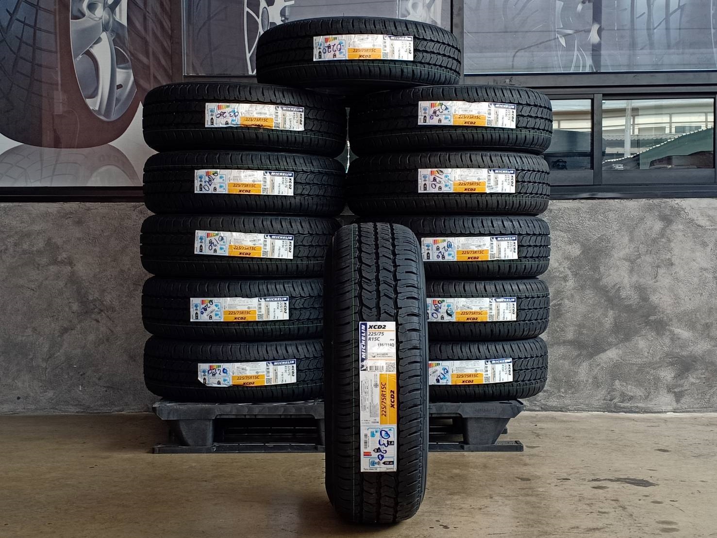MICHELIN 225/75R15 XCD2 116/114Q 8PR MADE IN THAILAND