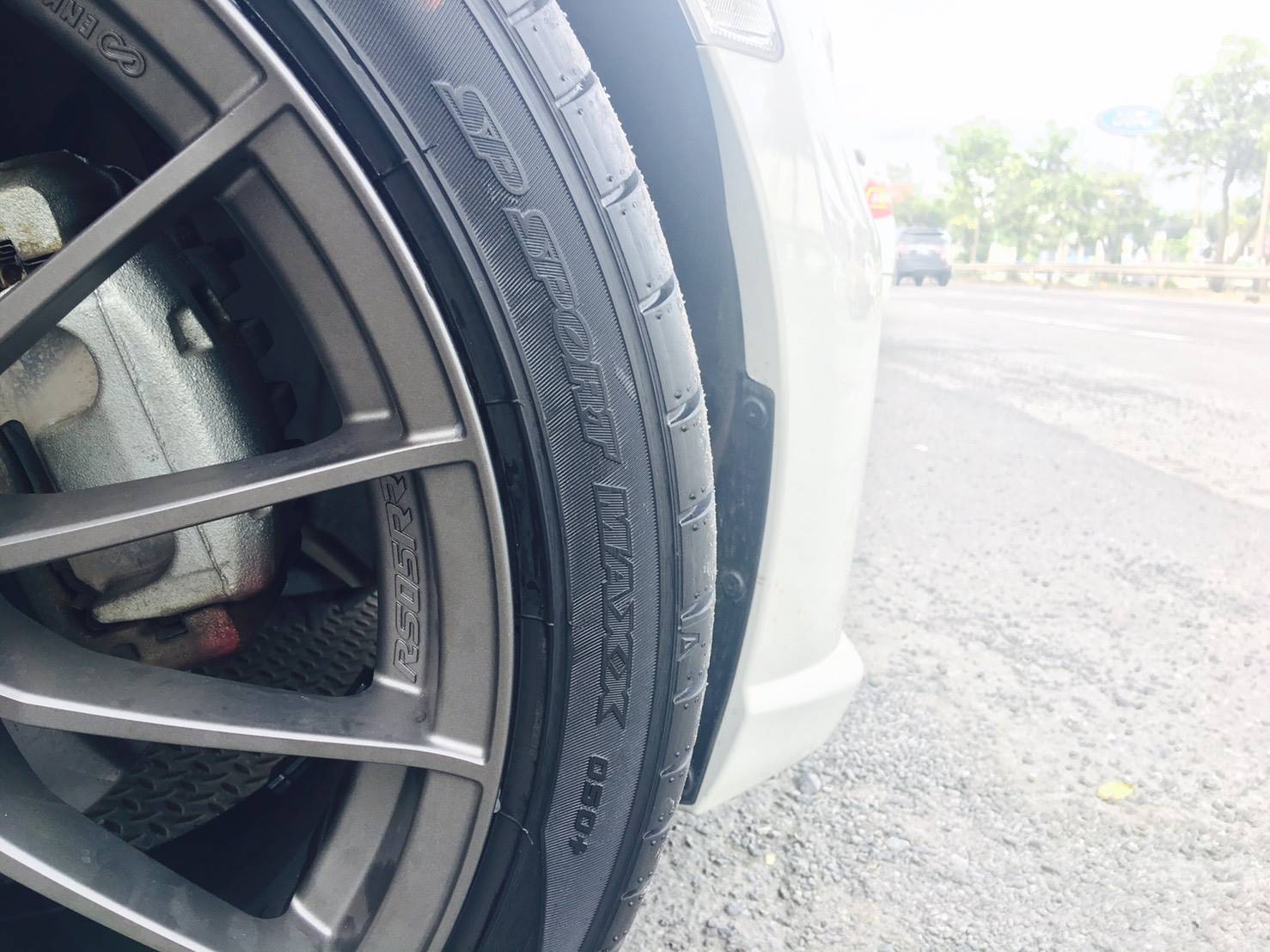 ยางใหม่ DUNLOP SPORTMAXX050+ 265/35-18 เส้น 6800 ปกติ 11000