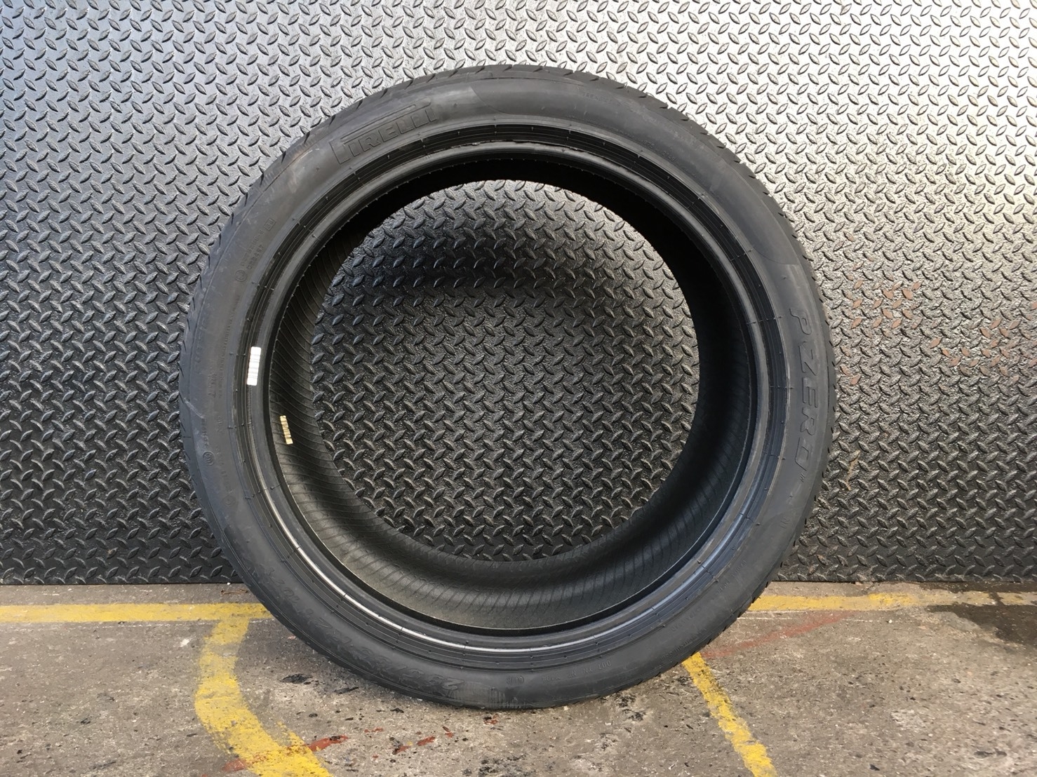 PIRELLI P-ZERO N1 295-35-21 ปี18