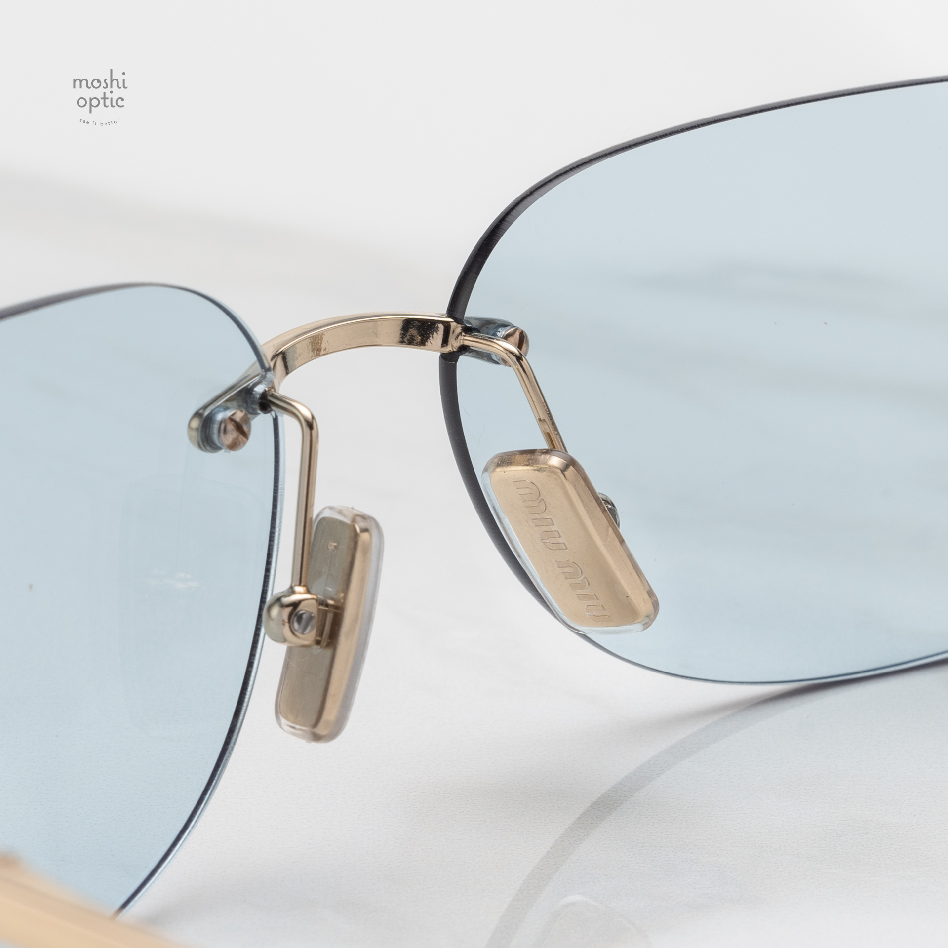 แว่นกันแดด Miu Miu MUA51S ZVN10P สำเนา