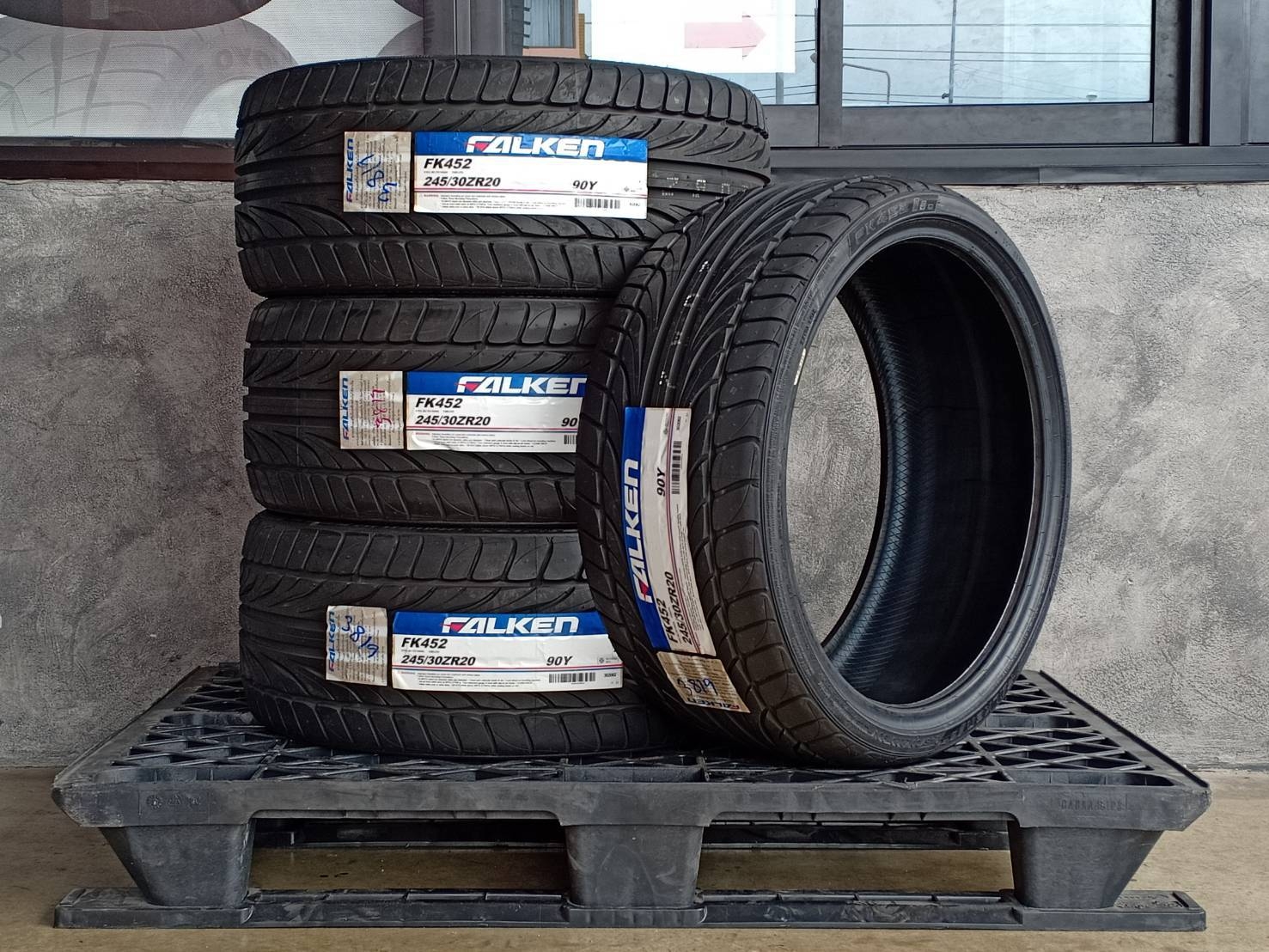FALKEN 245/30ZR20 FK452 90Y MADE IN THAILAND
