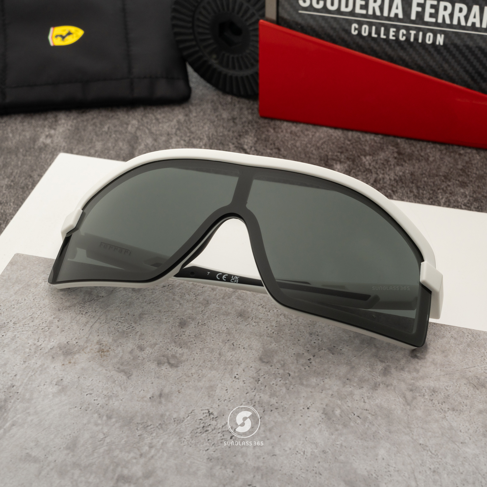 แว่นกันแดด Scuderia Ferrari FZ6010U 515/87