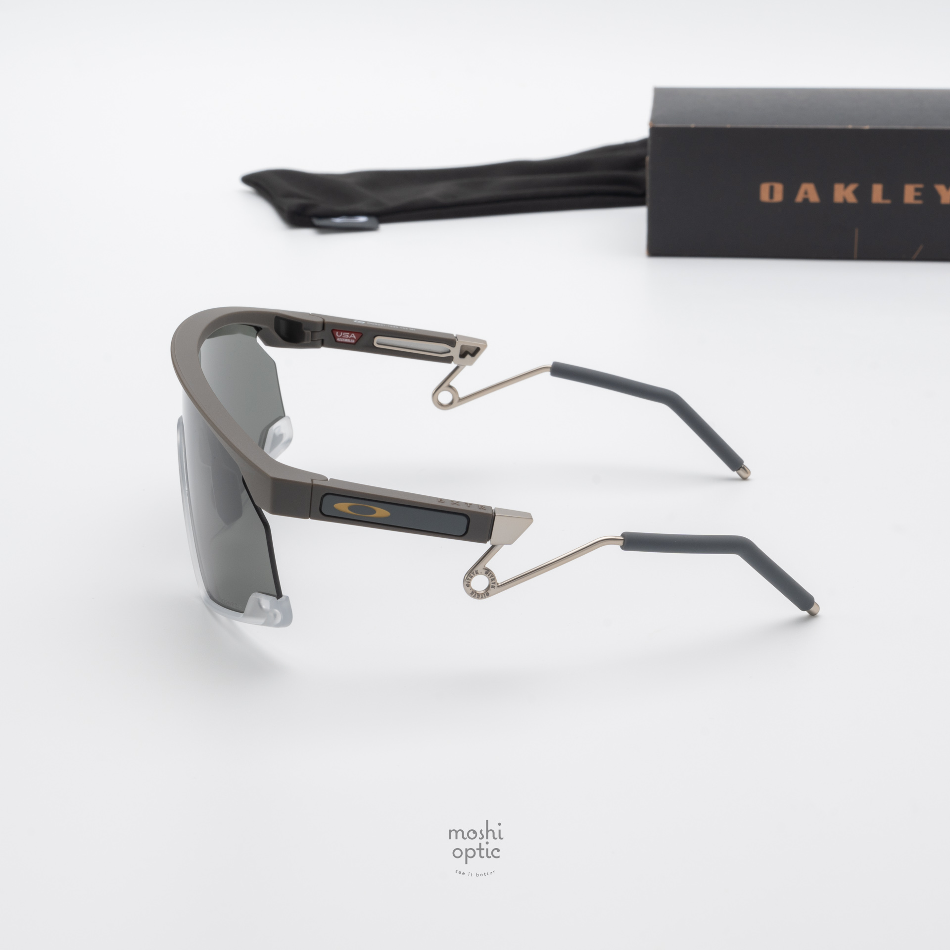 Oakley BXTR METAL OO9237-12 Prizm Grey