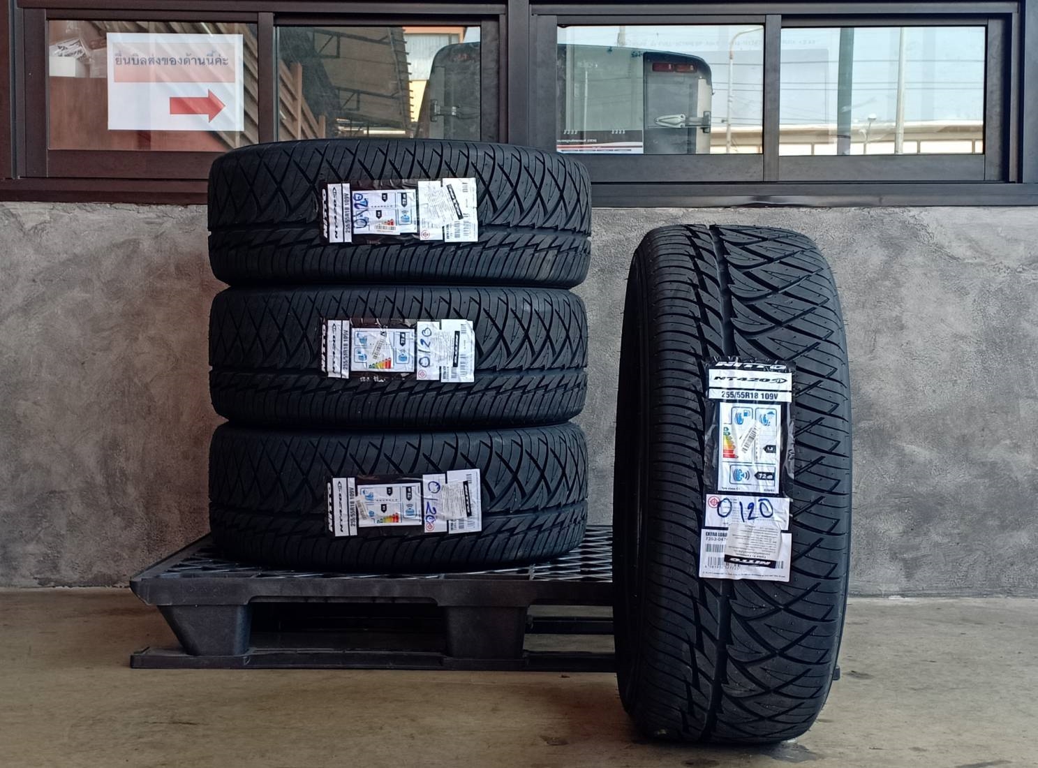 NITTO 255/55R18 NT420SD 109V MADE IN MALAYSIA
