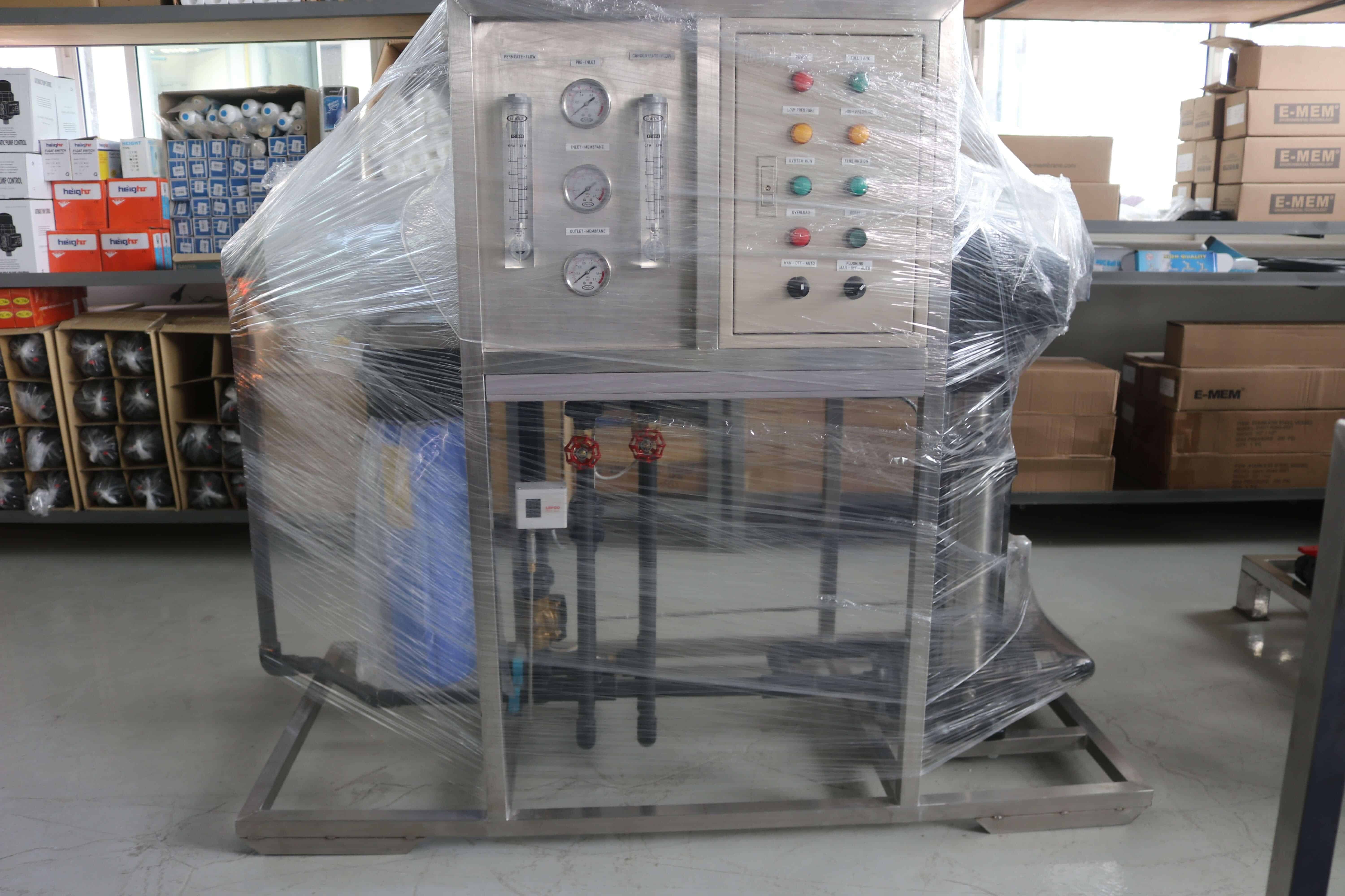 เครื่องกรองน้ำROอุตสาหกรรมที่มีกำลังการผลิต24,000ลิตร/วัน(1,000ลิตร/ชม.)