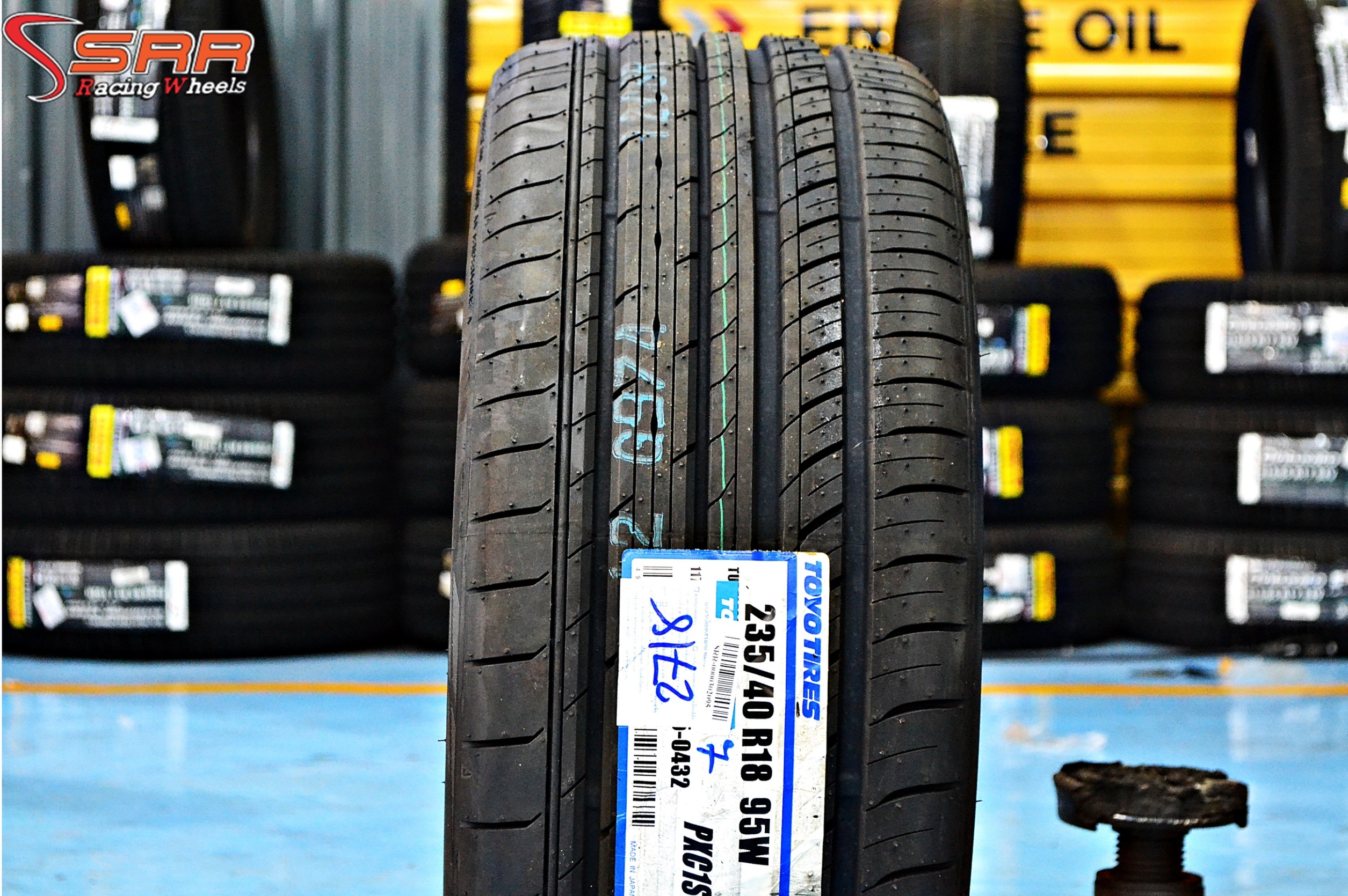 TOYO C1S 235/40-18 ราคาพิเศษ