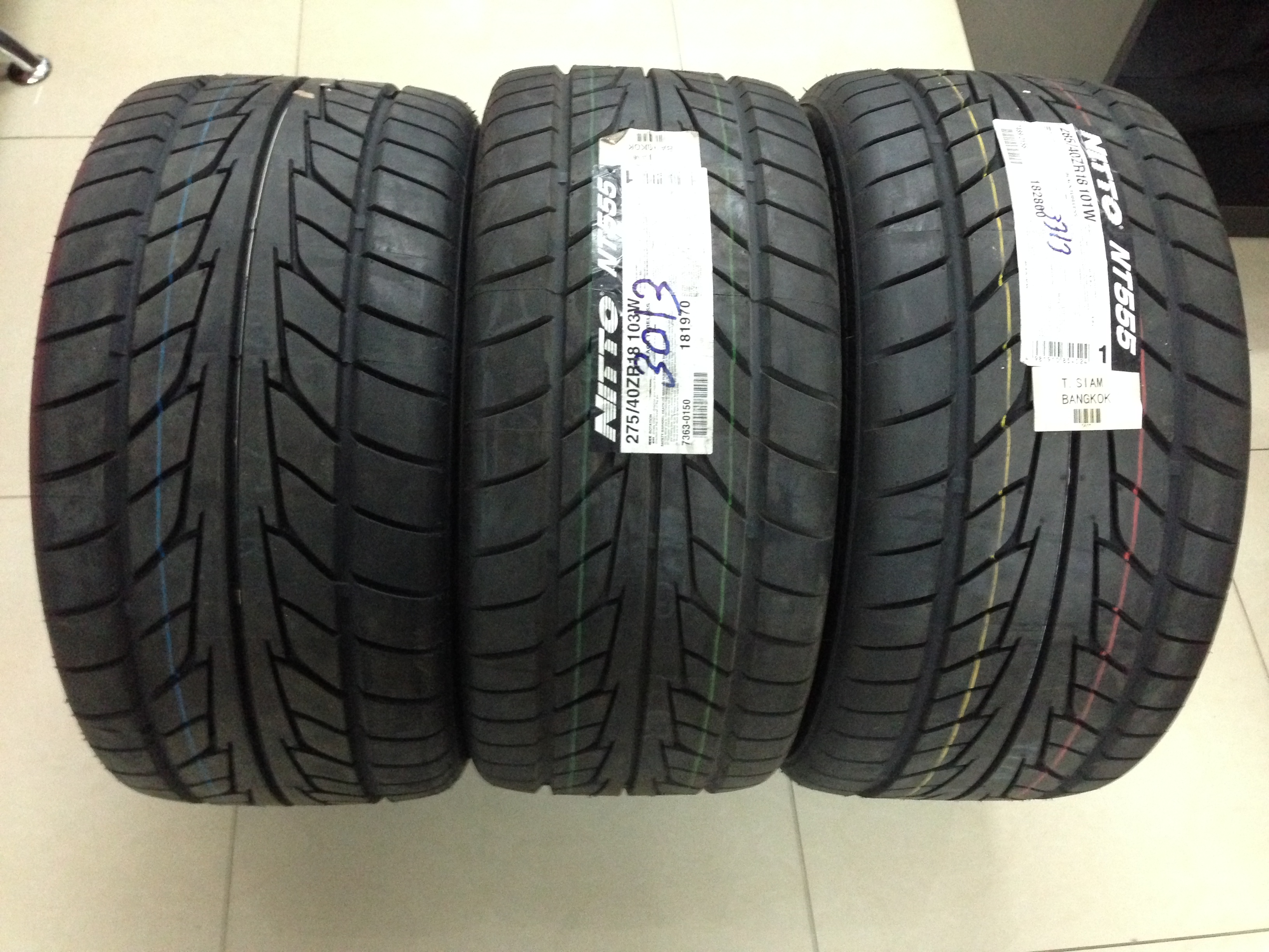ยางใหม่ NITTO NT555 285/40-18 เส้น 3900 ปกติ 11000