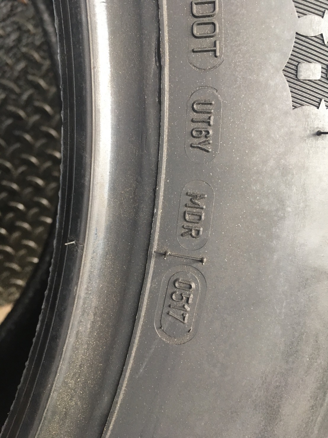 MICKEY THOMPSON DEEGAN 38 AT 305/45R22 ยางใหม่