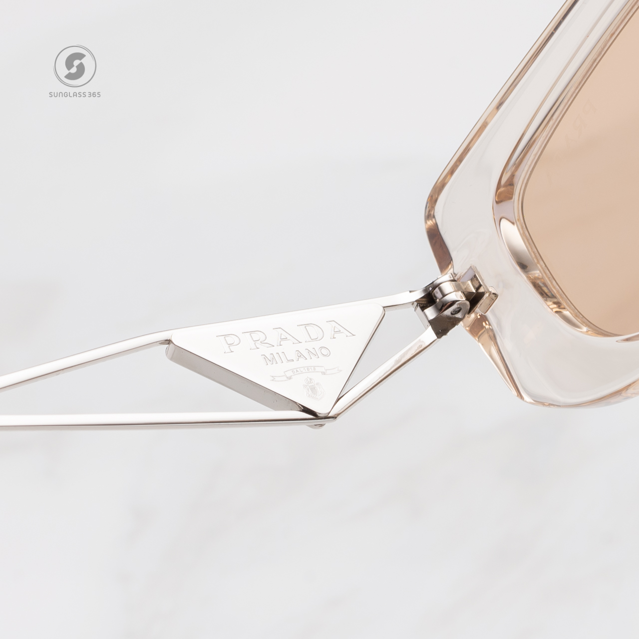 PRADA Symbole PR14YS 19M4I2 Crystal Beige