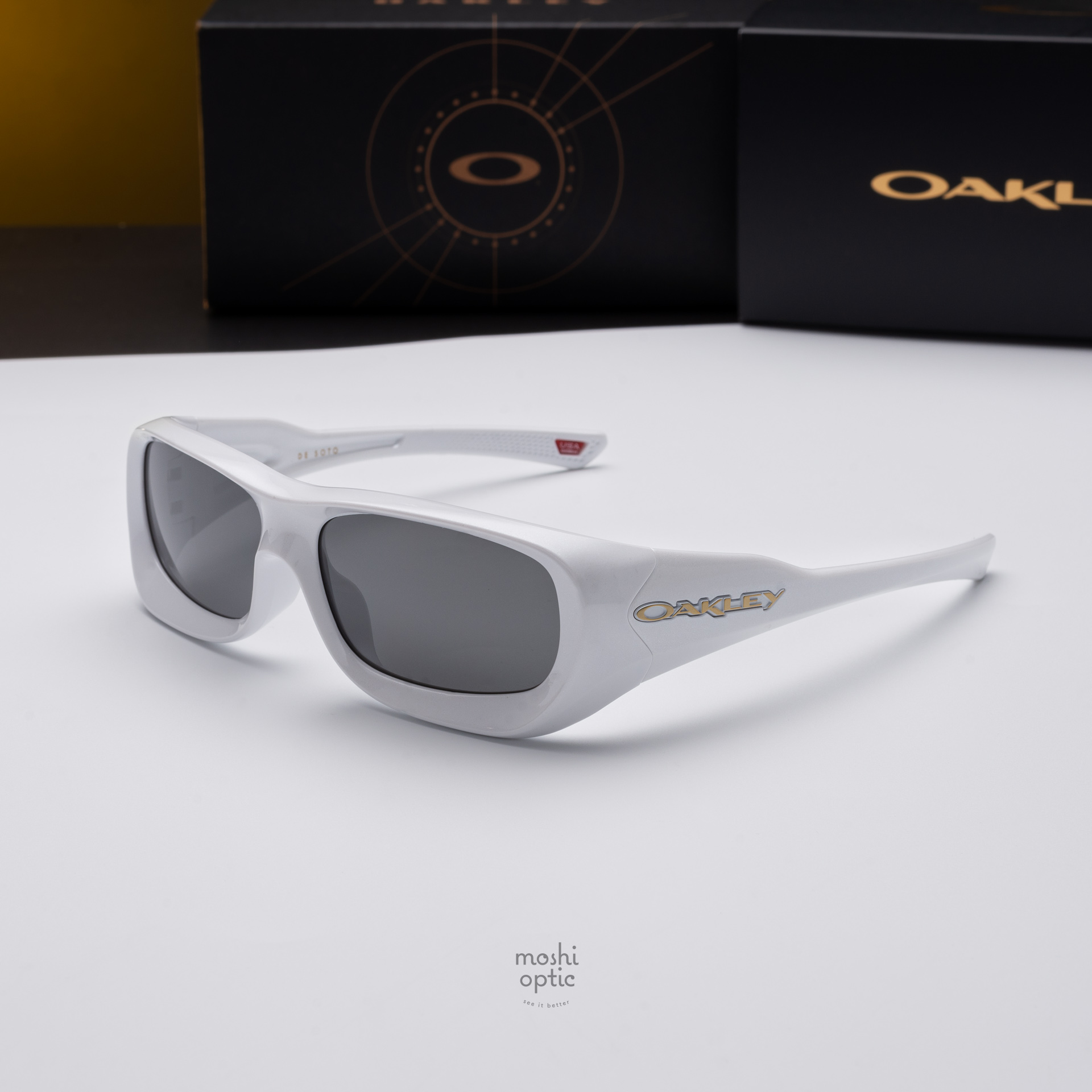 Oakley De Soto OO9494-02 Pearl White Prizm Black