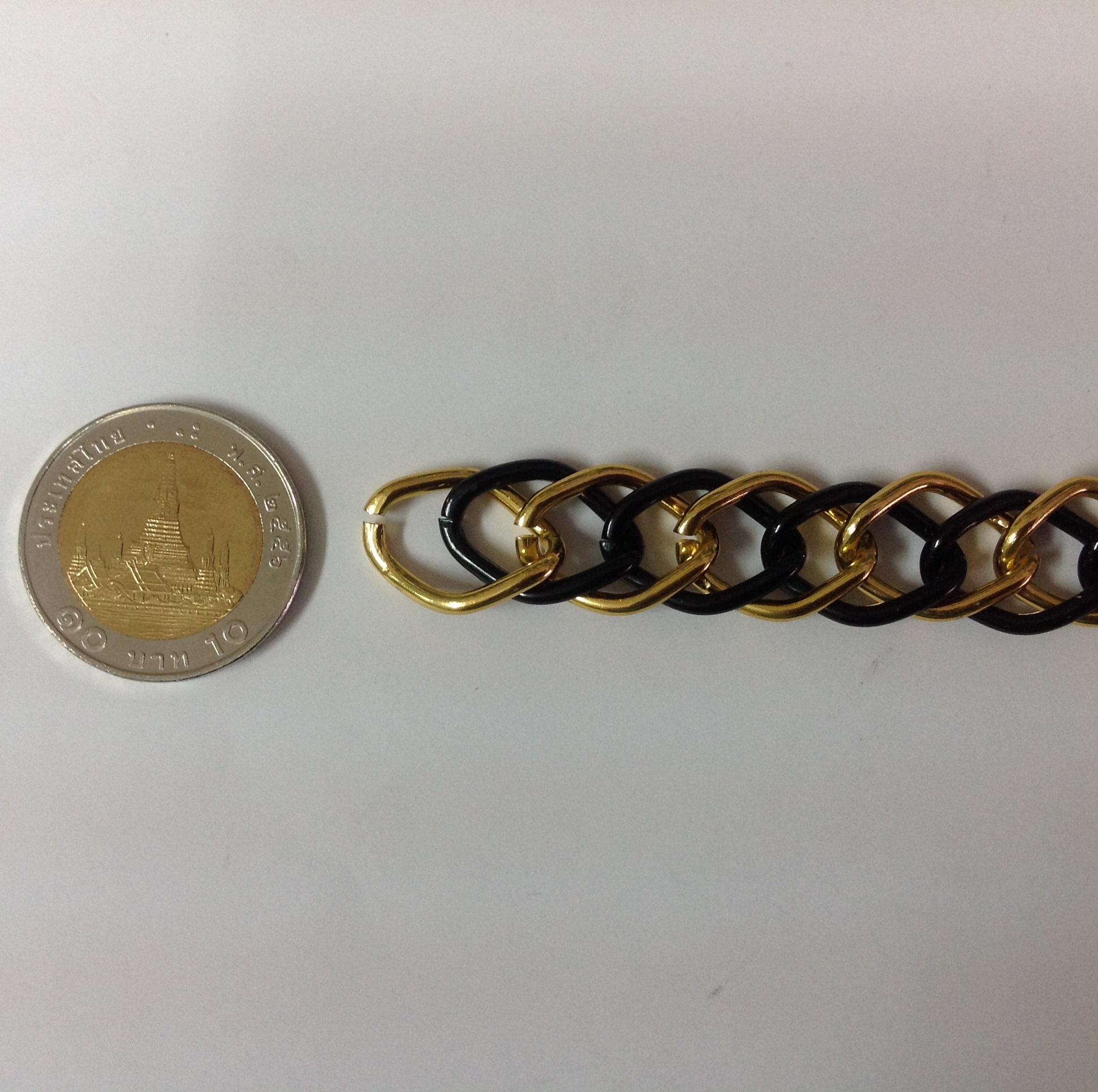 โซ่สลับดำทองใหญ่