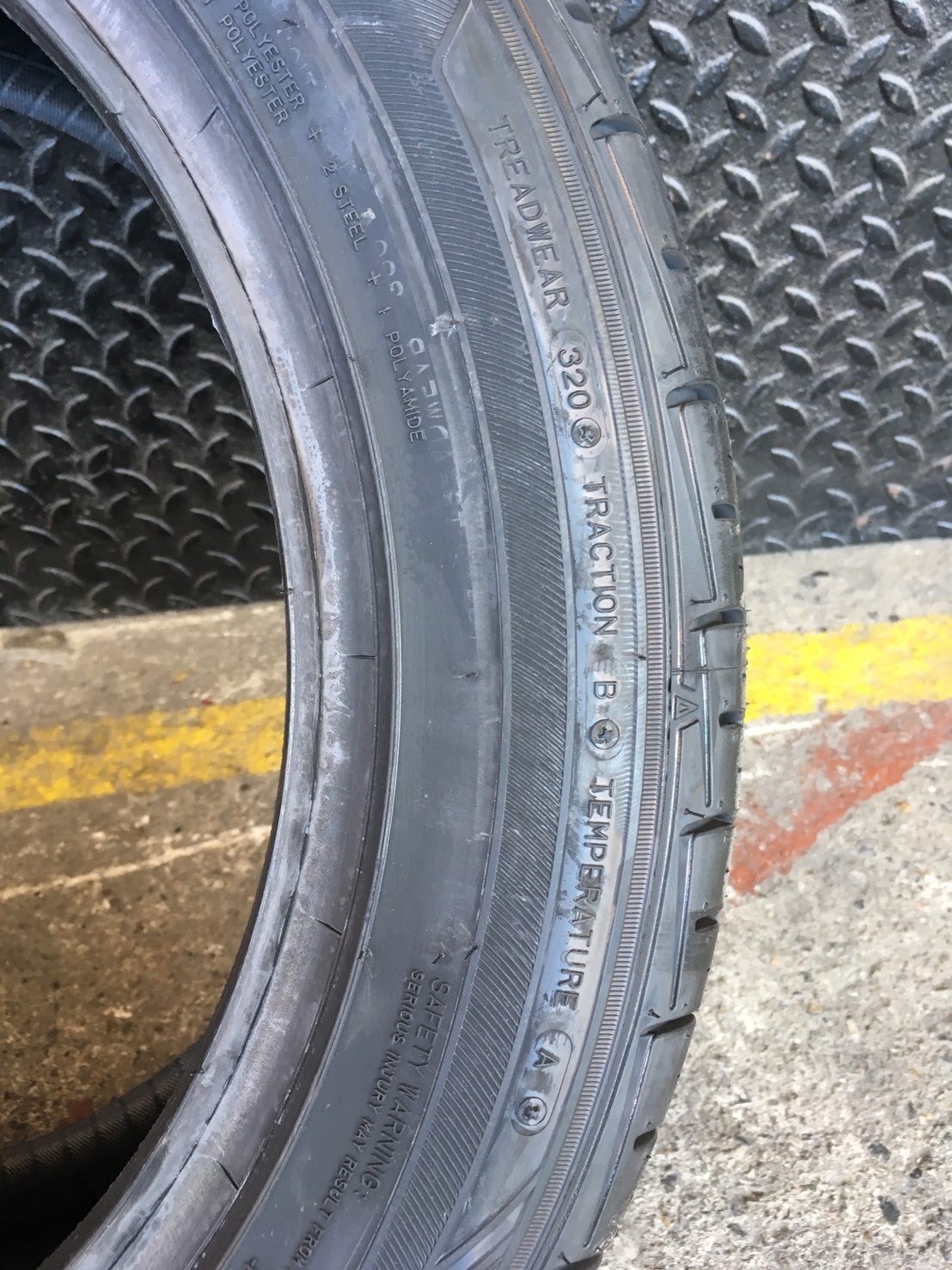 FALKEN ZE914 195-55-16 เส้น 5500 ปี 18 ซื้อ2แถม2 จ่าย 11000 ได้ 4เส้น ปี18