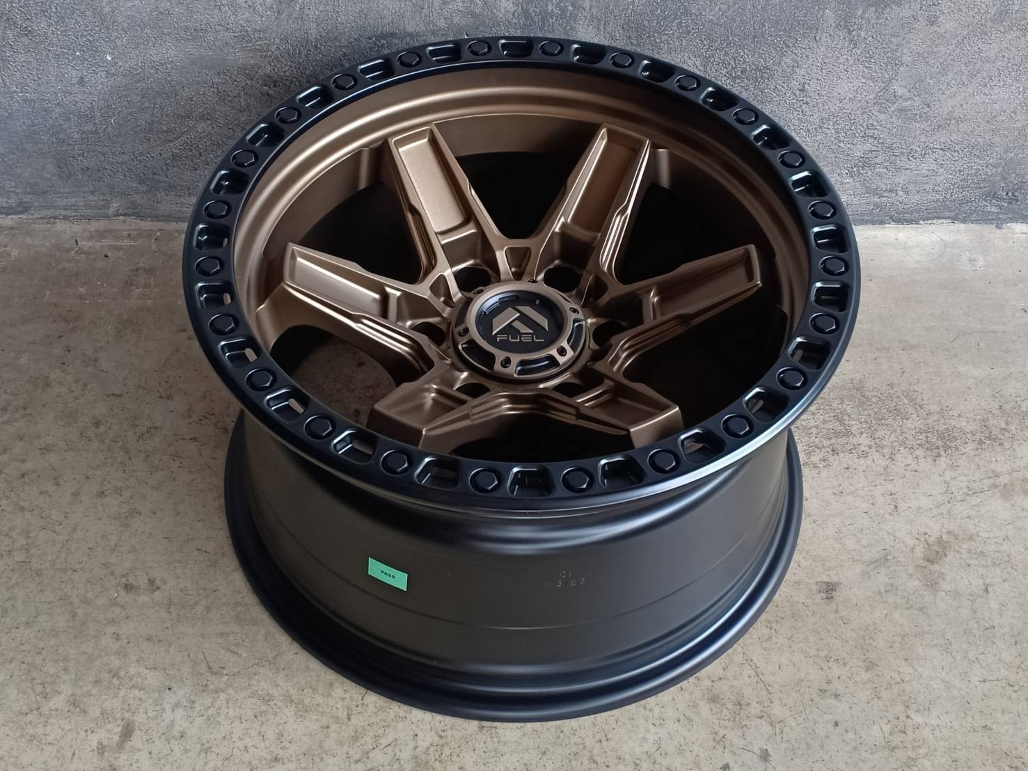 FUEL KICKER ล้อแม็กซ์แท้ ขอบ17 กว้าง9 PCD6X139.7 offset-12