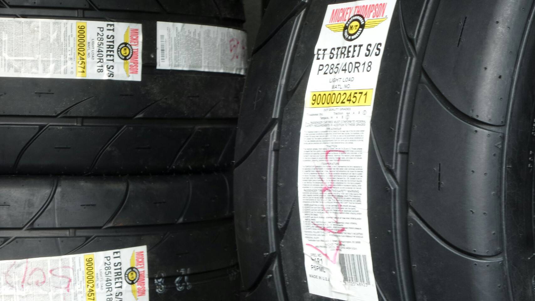 MICKEY THOMPSON ET STREET S/S 285/40-18 เทรดแว 00