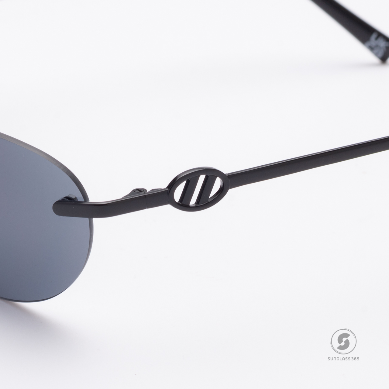 แว่นกันแดด Le Specs LSP2352422 Slinky Matte Black