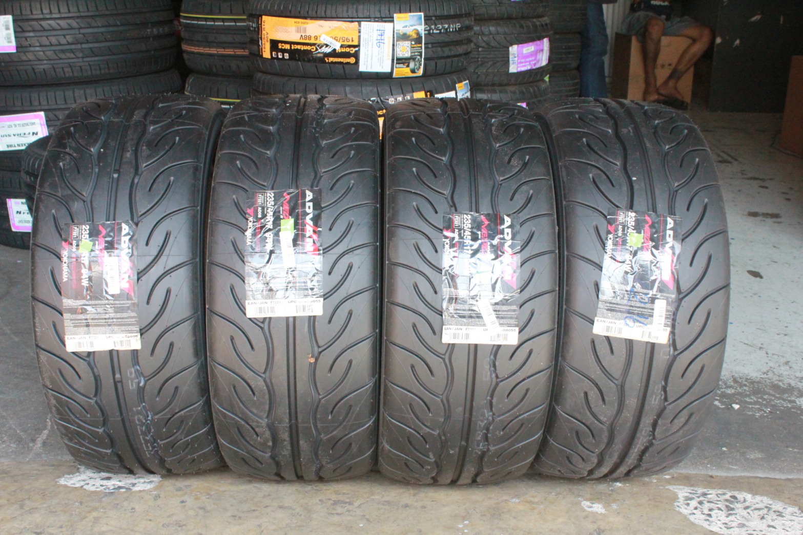 YOKOHAMA AD08R 195-50-15 เส้น 3750 ปกติ 4800