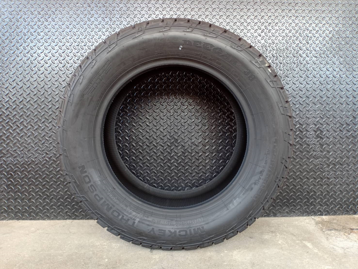 MICKEY THOMPSON 285/55R20 DEEGAN 38AT ราคาถูก