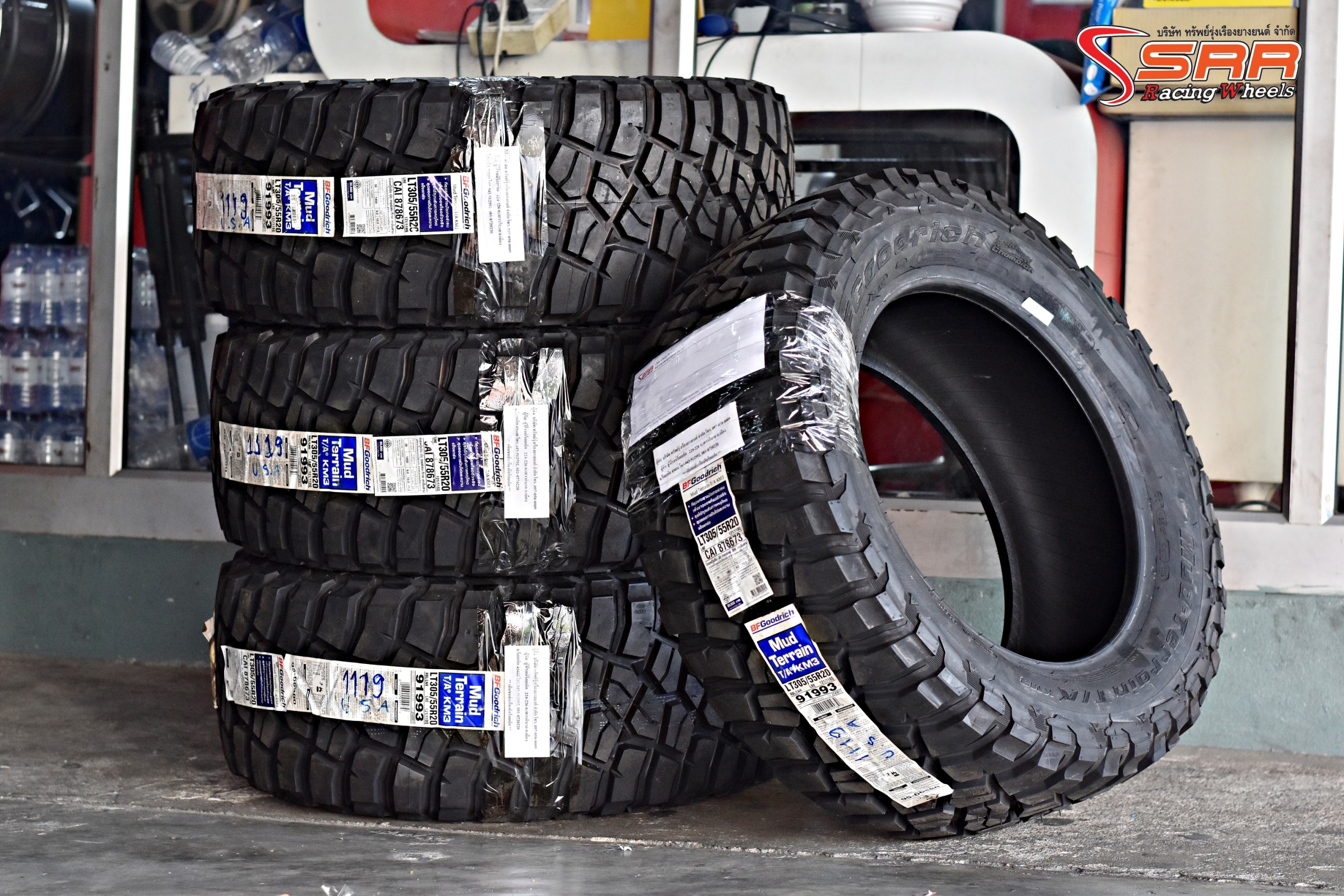 BFGOODRICH MT-KM3 305-55-20 ปี19 U.S.A
