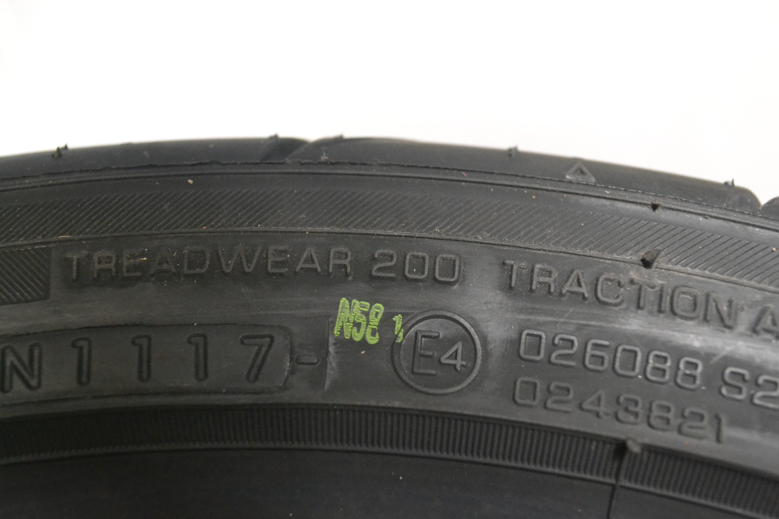 ยางใหม่ YOKOHAMA AD08R 205/45-17 เส้น 4900 บาท ปกติ 6800 บาท