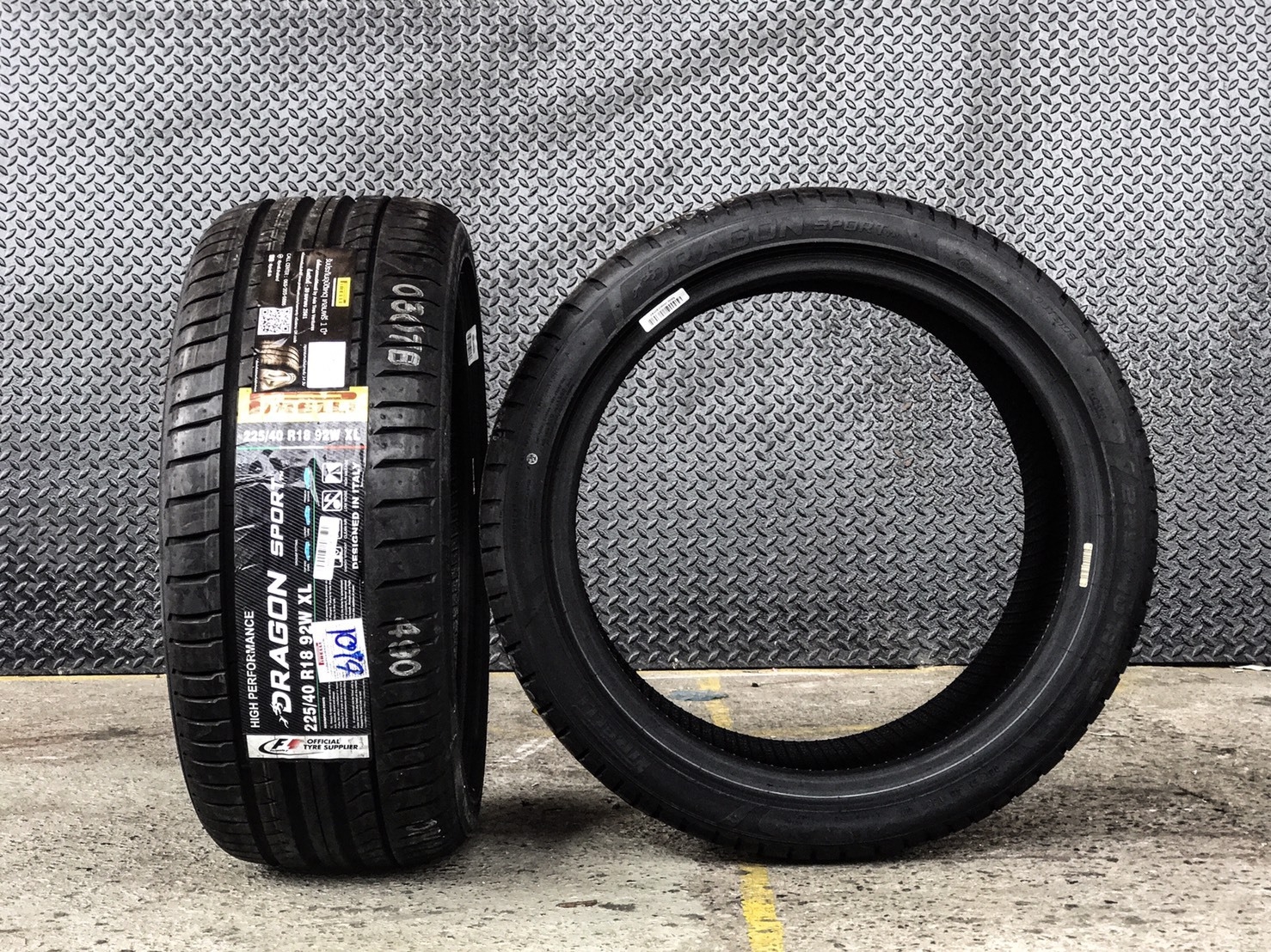 PIRELLI DRAGON SPORT 225/40R18 ราคาพิเศษ ซื้อ2แถม2