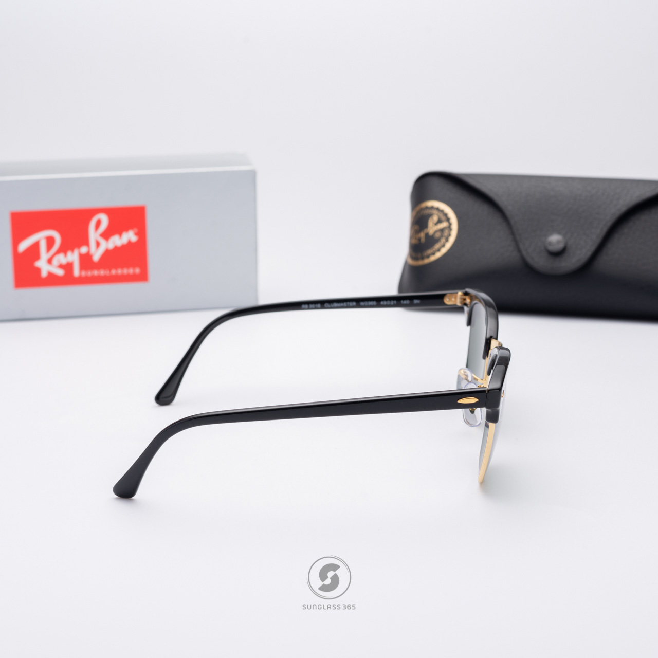 Ray-Ban RB3016 W0365 Clubmaster Black/Gold G-15