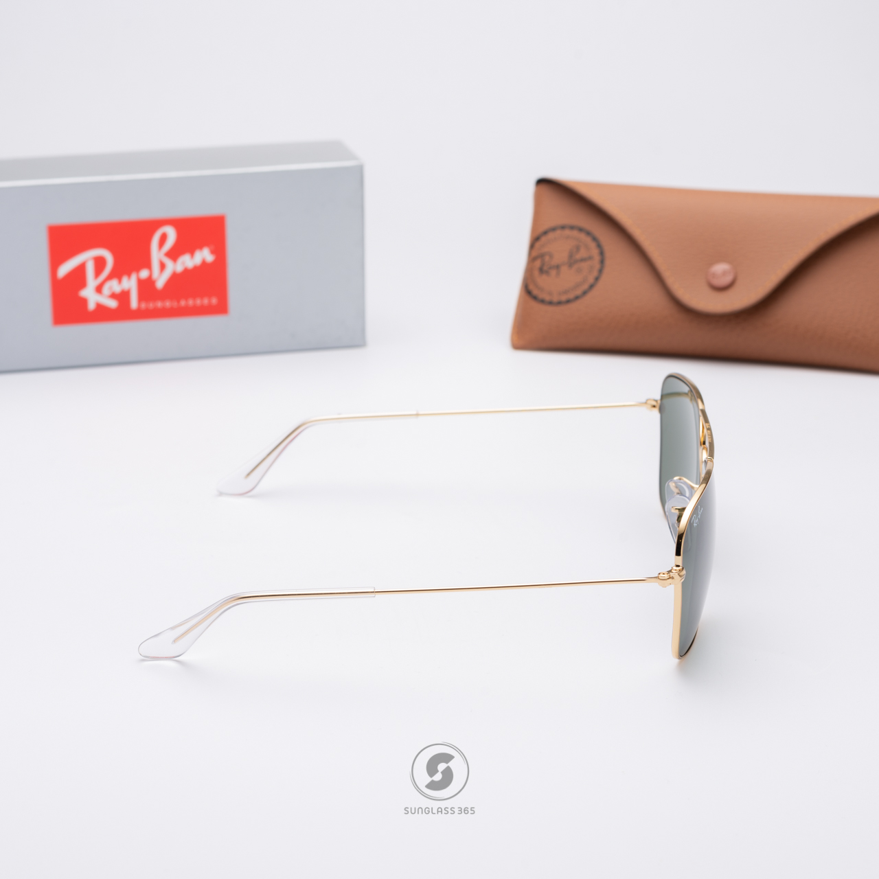 RayBan RB3136 001 Caravan Classic G-15