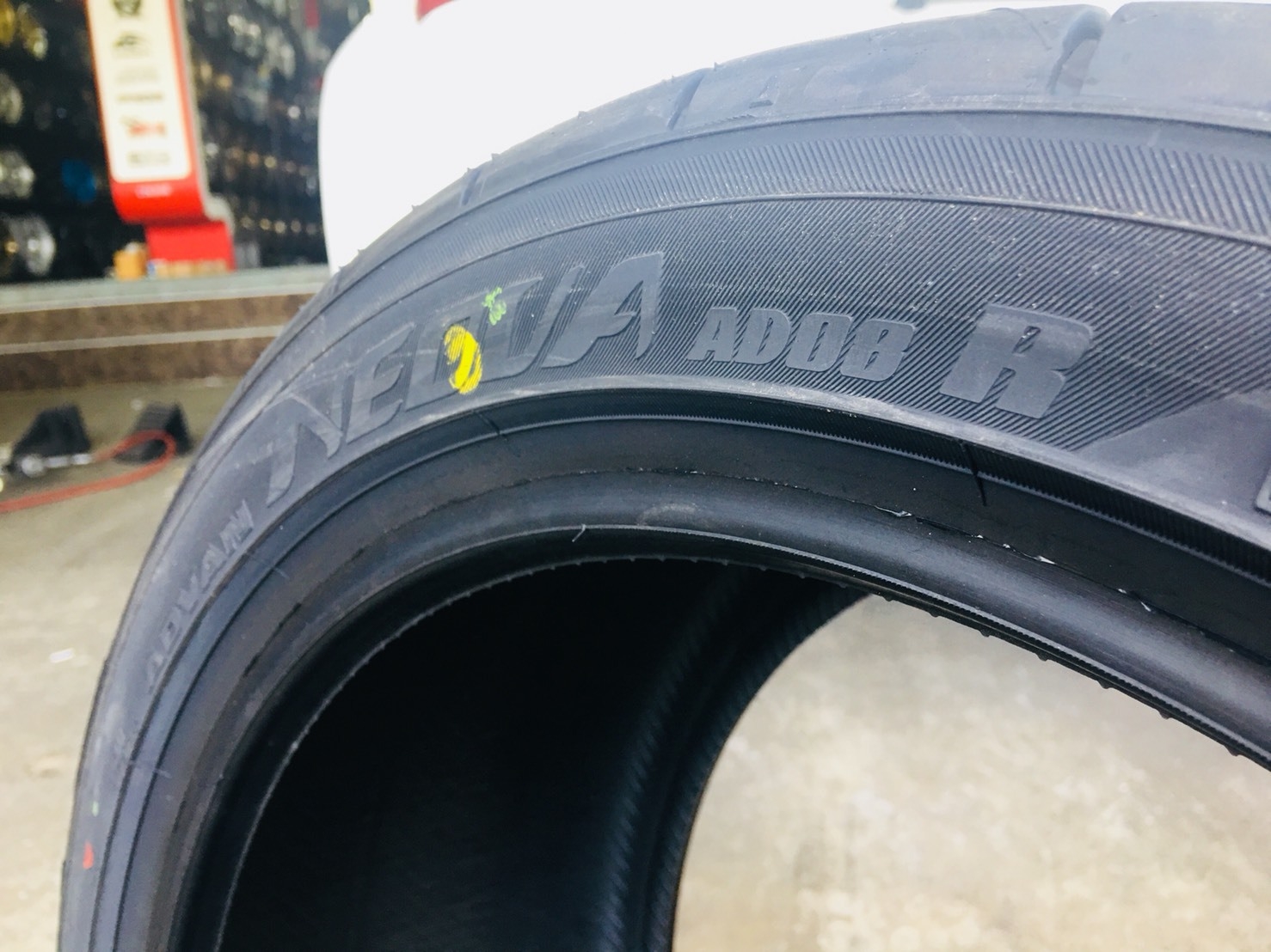 YOKOHAMA NEOVA AD08R 275/35R19 ราคาพิเศษ