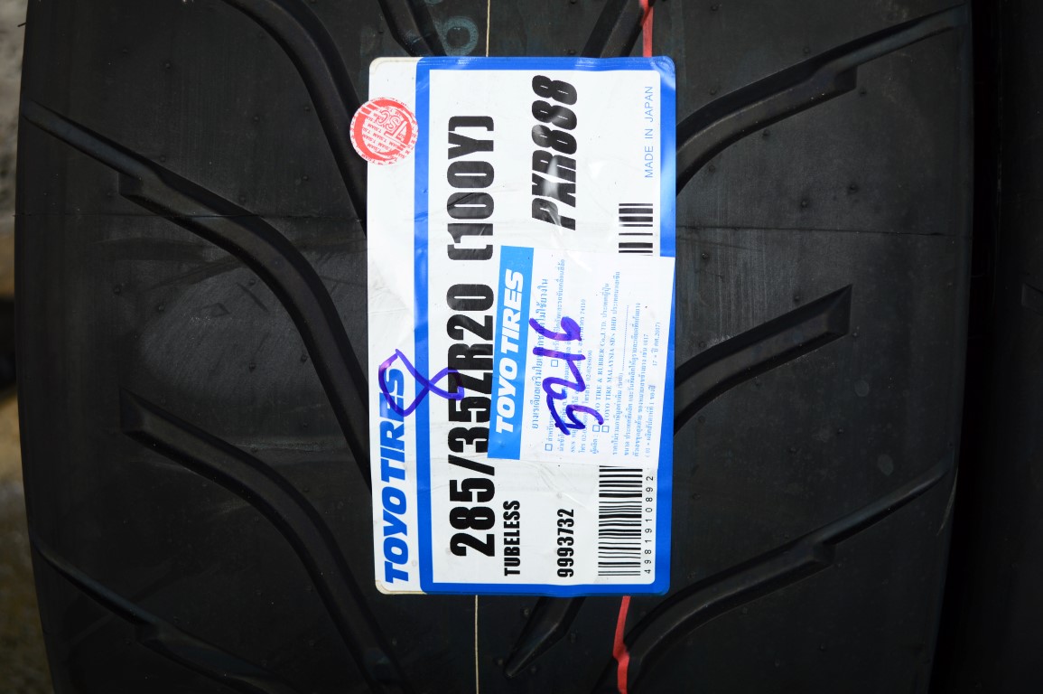 TOYO R888 315/30R20