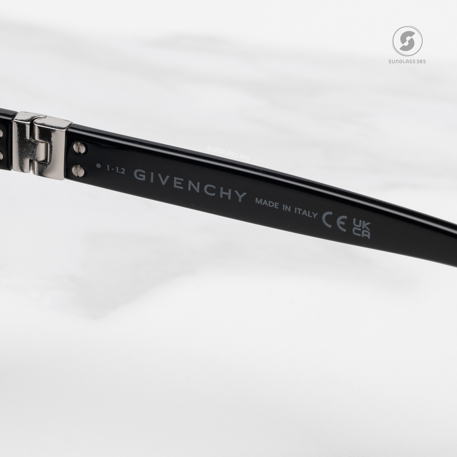 แว่นสายตา Givenchy GV50016I 001