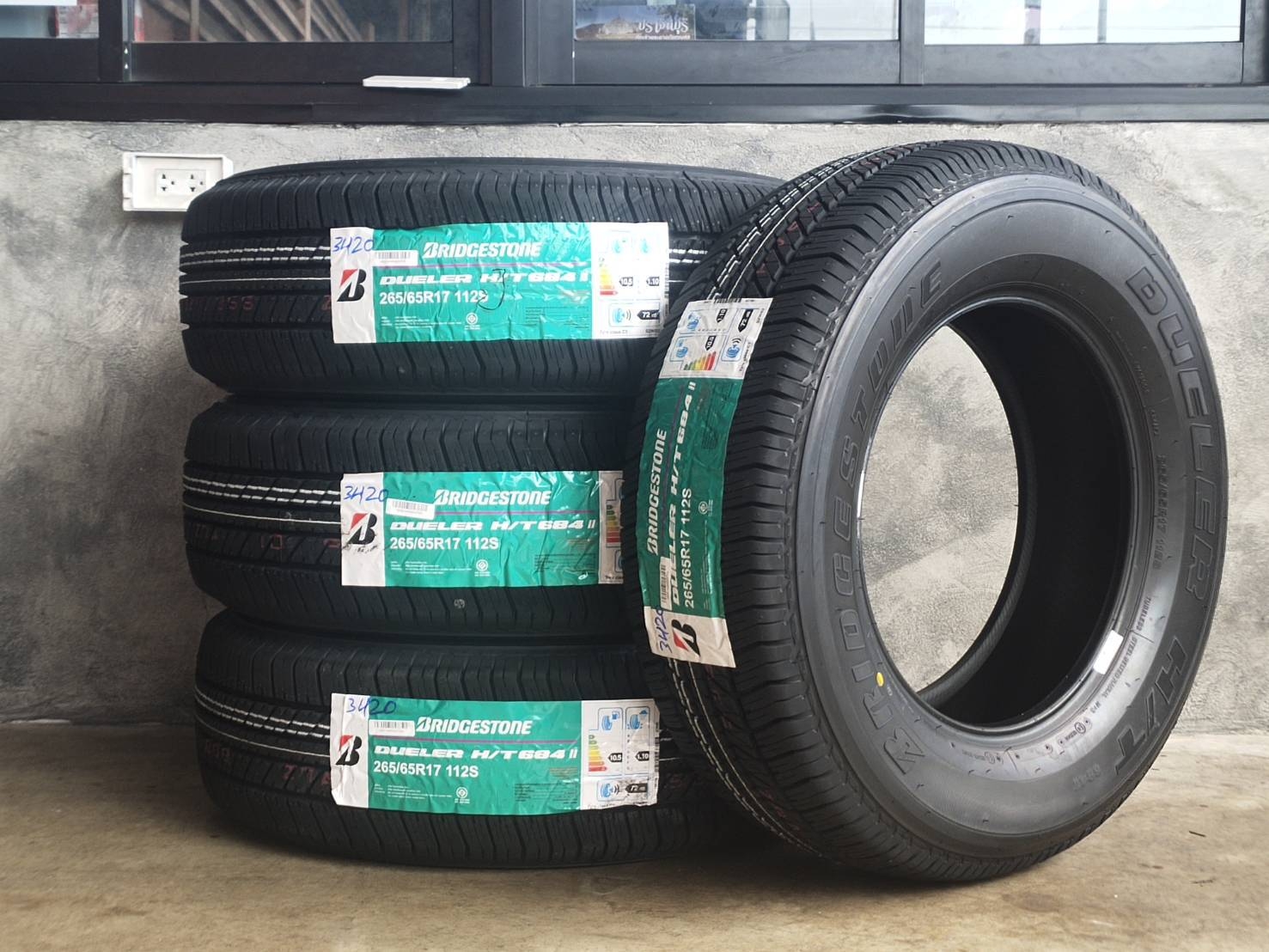 BRIDGESTONE HT684II 265/65R17