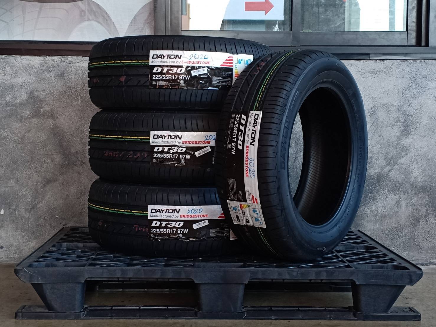 DAYTON 225/55R17 DT30 97W MADE IN THAILAND
