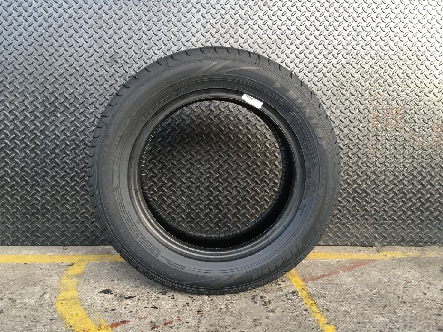 DUNLOP LM704 205-60-15 ปี18 ซื้อ2แถม2