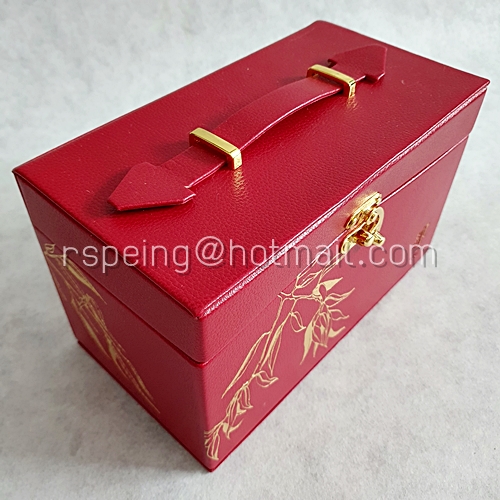 กล่องขนมไหว้พระจันทร์สีแดงสองชั้น (กระดาษแข็งบุหนังเทียม) ลายใบไม้สีทอง Conrad