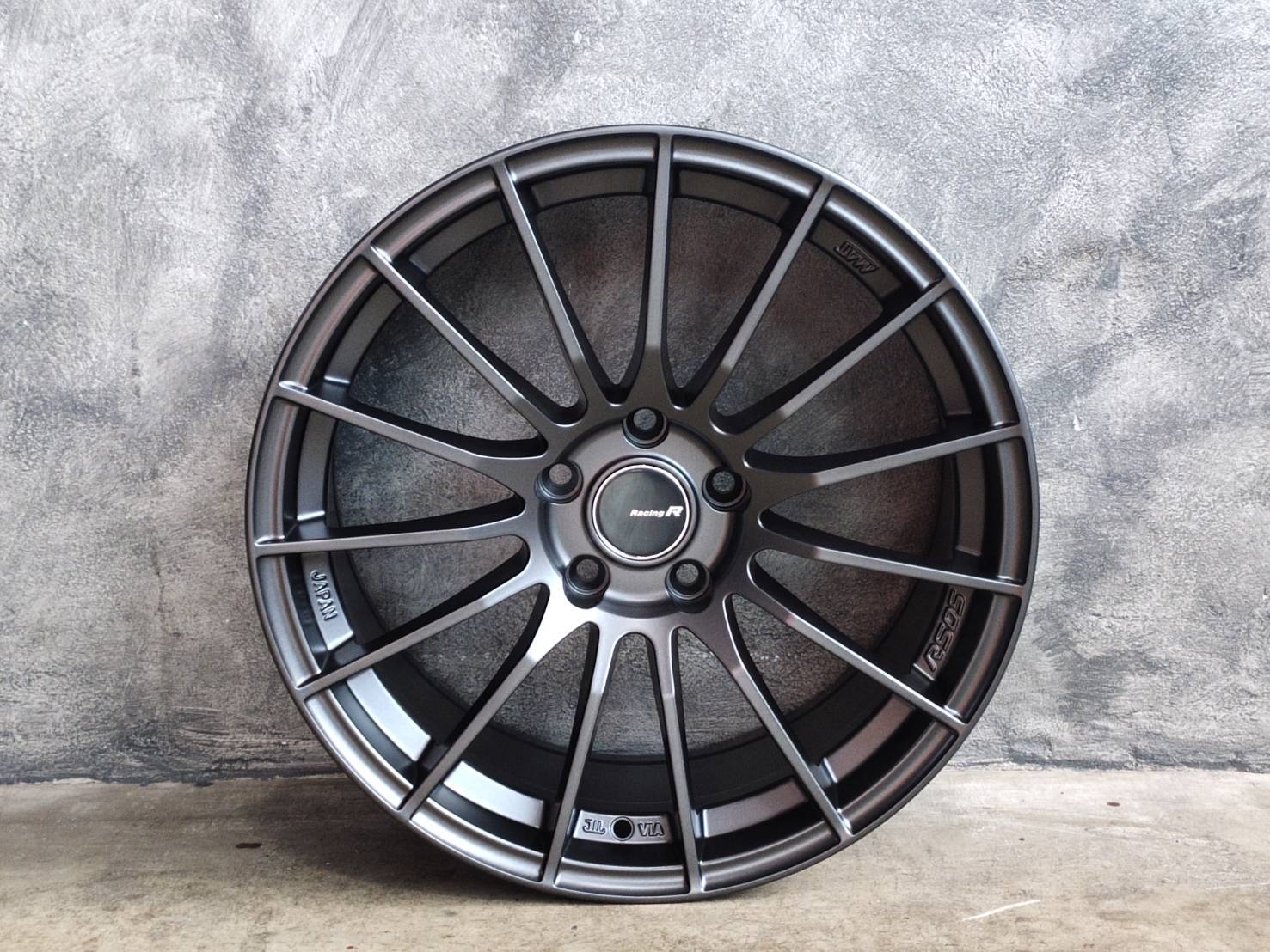 TK-RS05 18X8.5 5X114.3 35 73.1 DARK GM FLAT