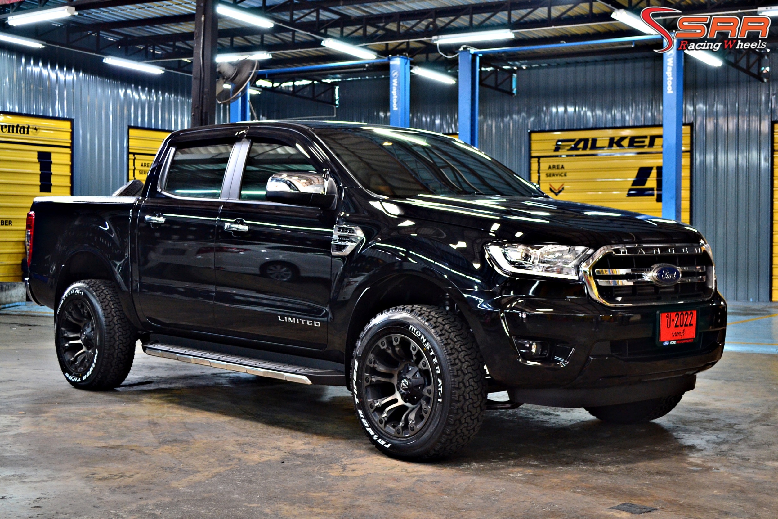 ล้อแท้ FUEL VAPOR ขอบ18 สุดยอดล้อ OFF ROAD