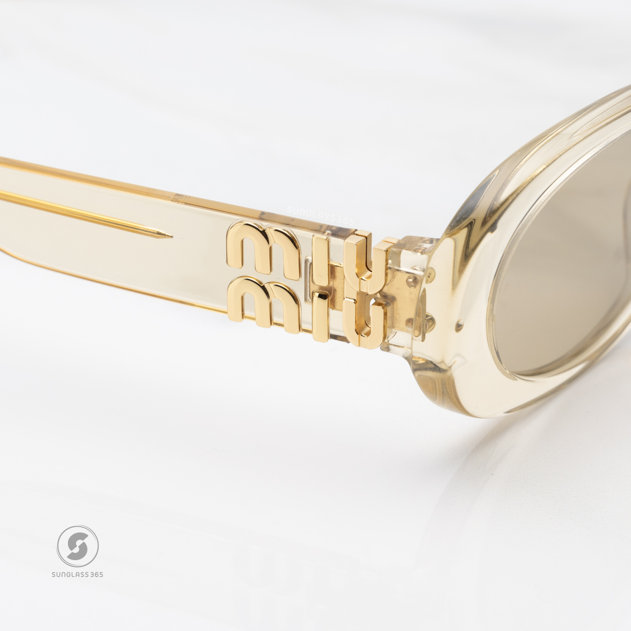แว่นกันแดด Miu Miu MU06ZS 11T40F