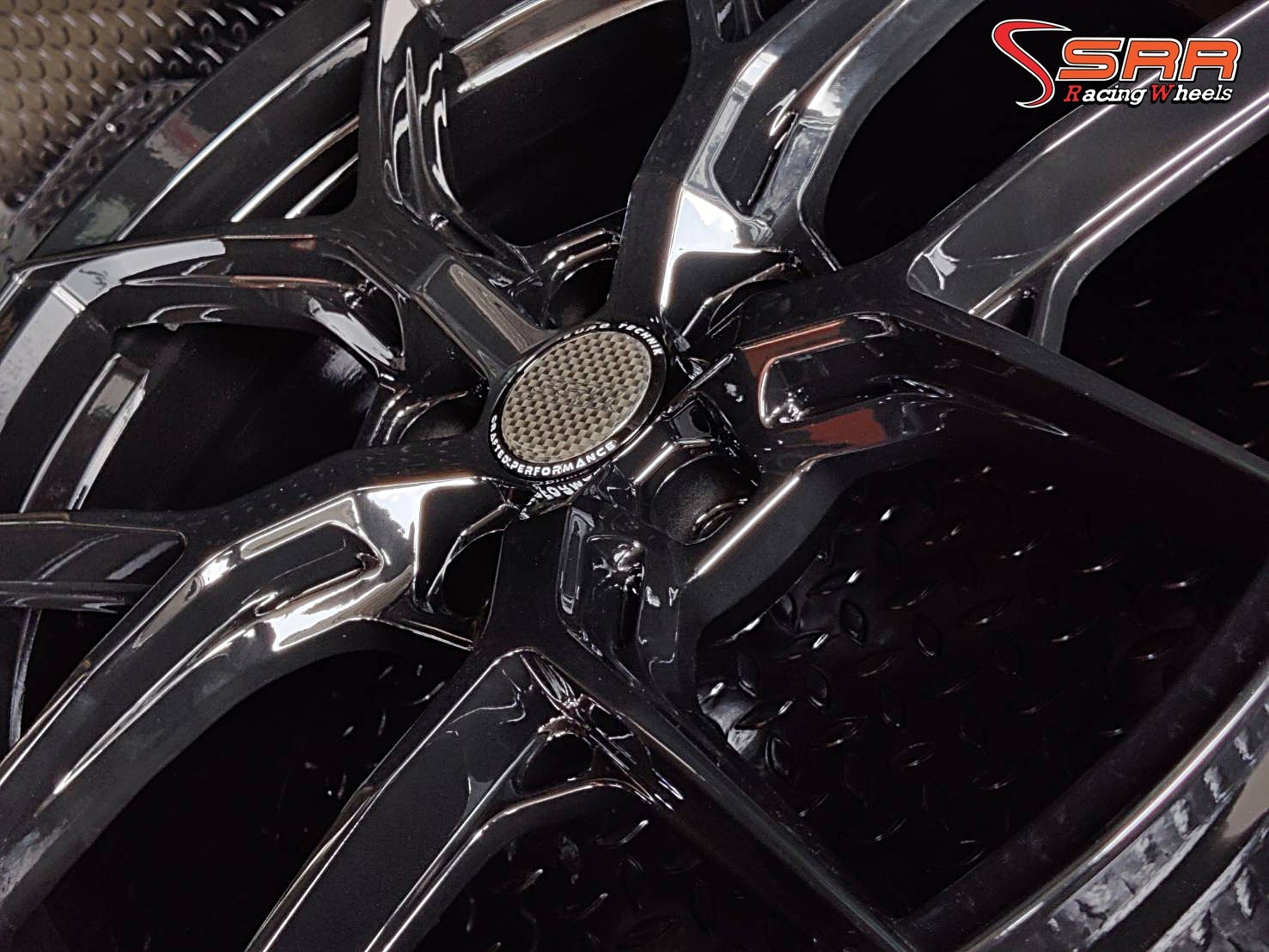 SSW385 18X8.5 5X114.3 38 BK (ดำเงา)