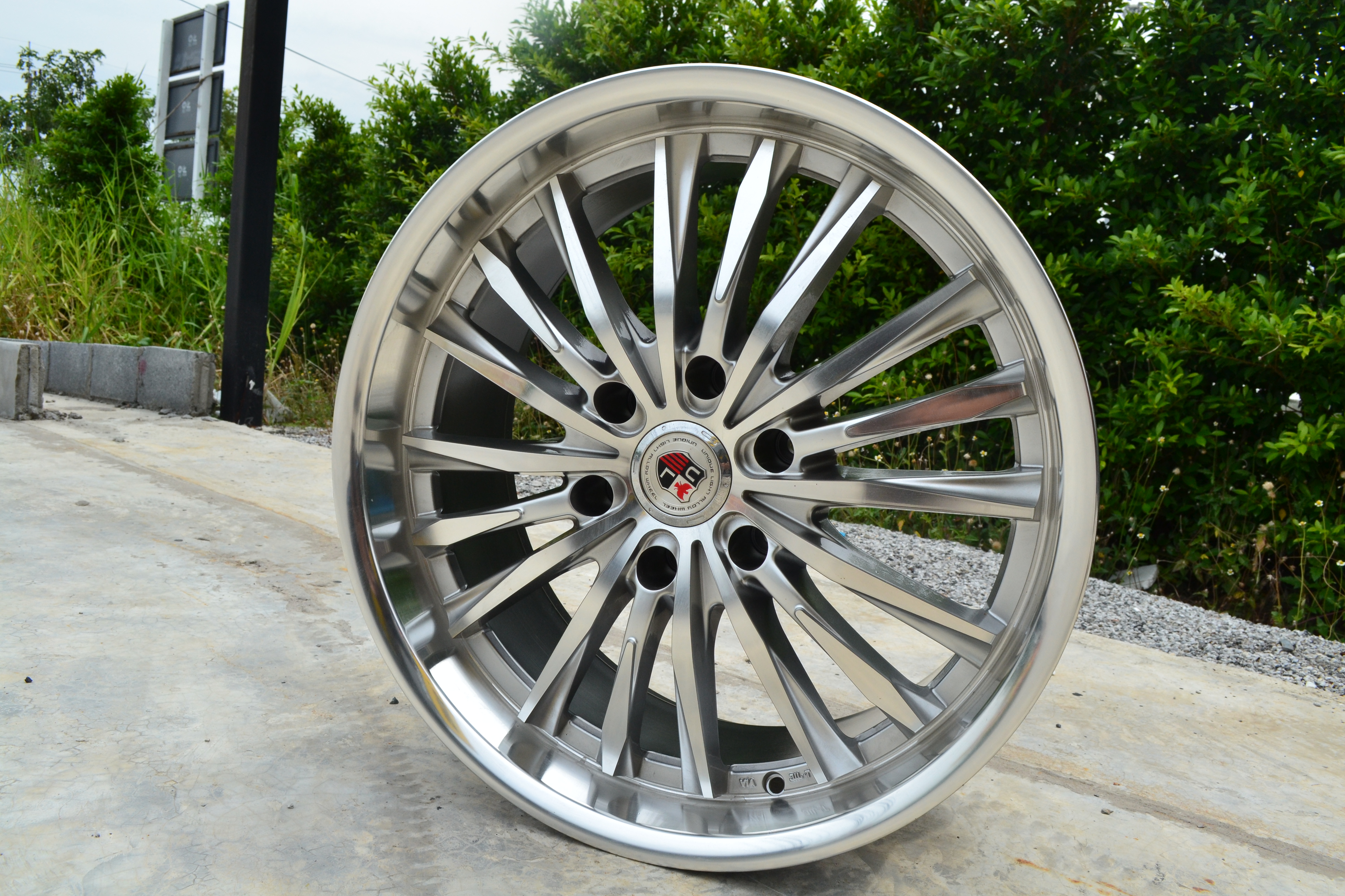 ล้อใหม่ ลาย LEO-3 ขอบ20 ราคาถูก