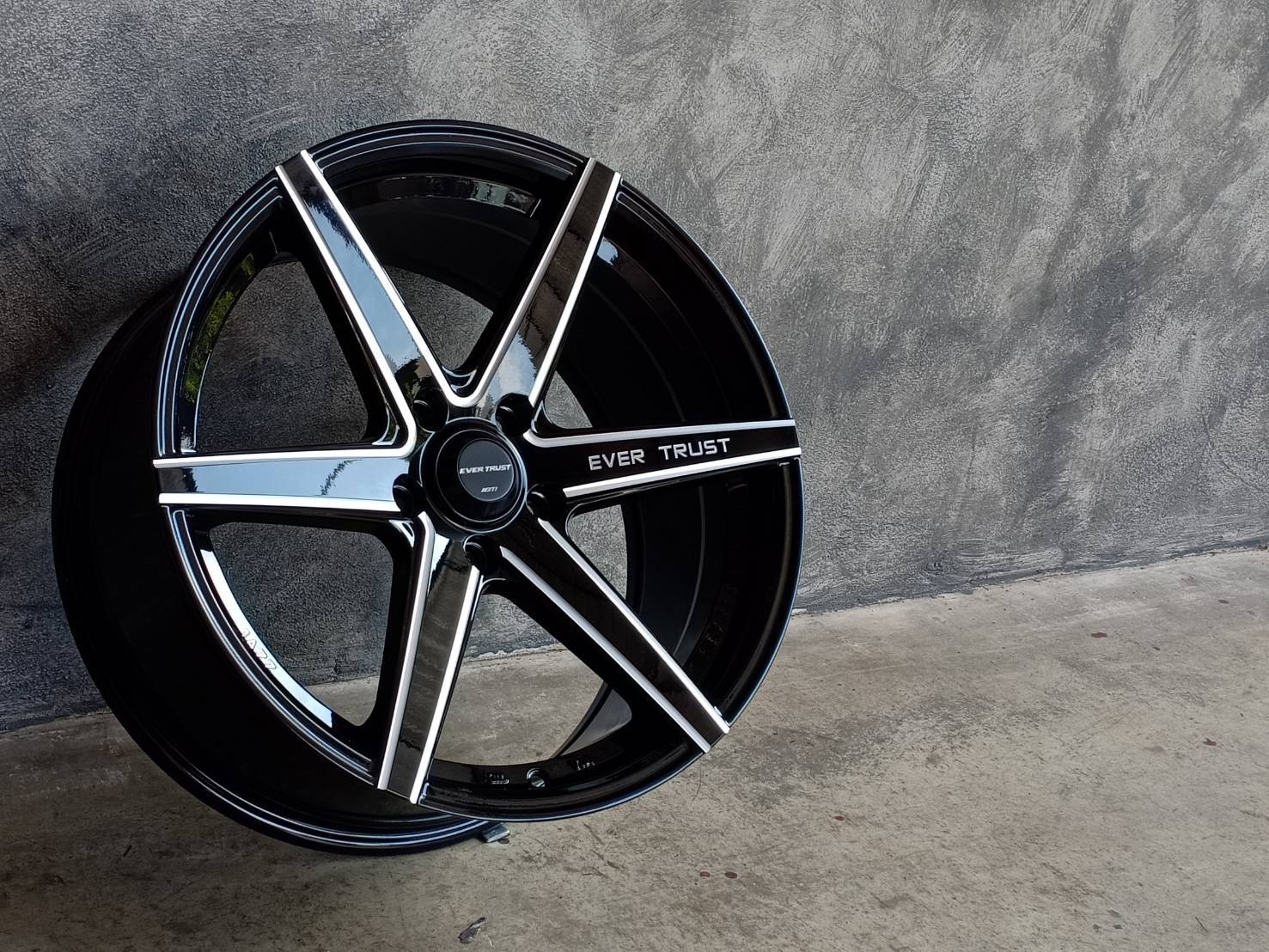 JAZZ 18X8.5 5X114.3 33 73.1 GLOSS BLACK/MILLING