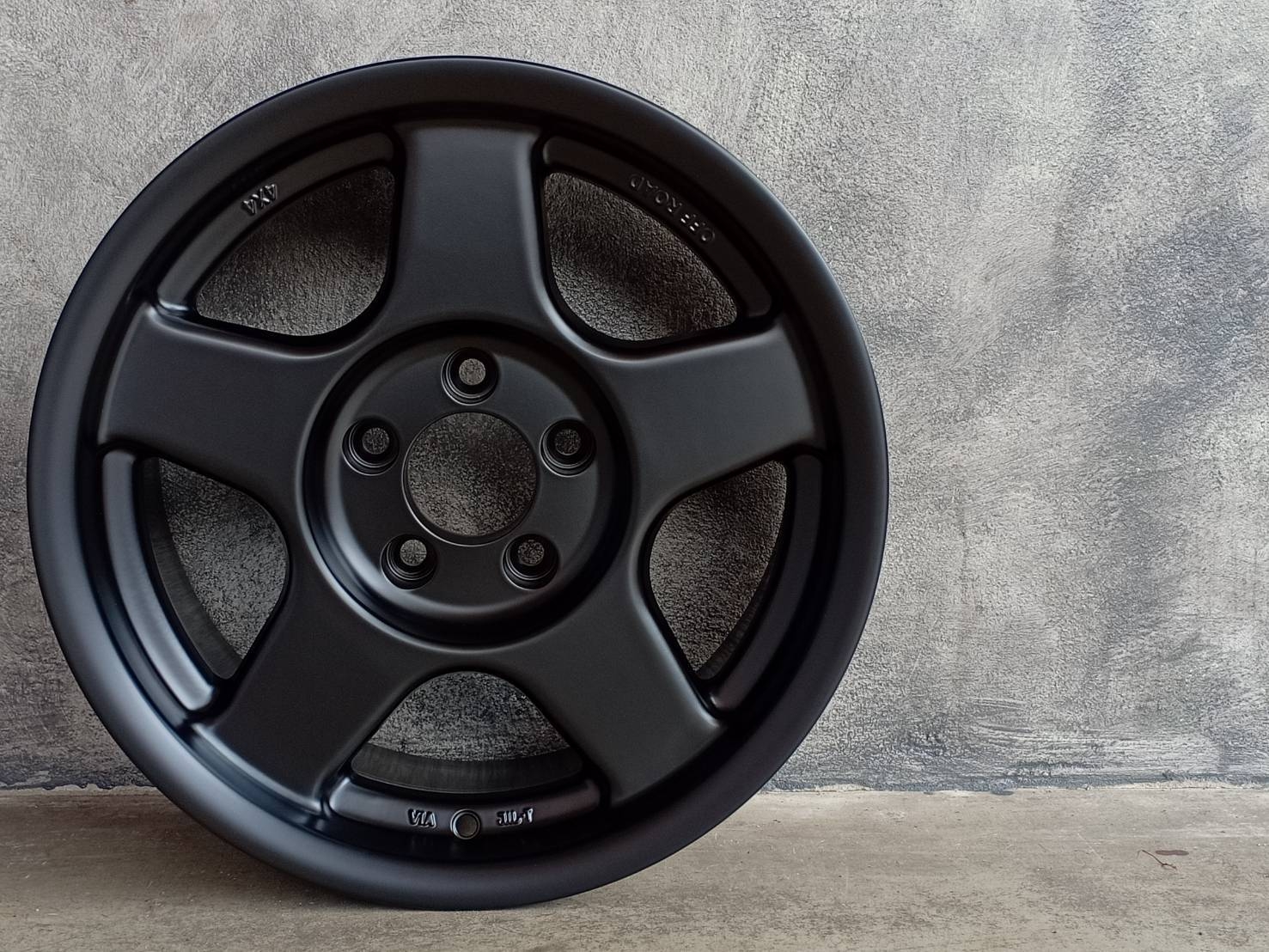 BREDLEY 16X8 5H114.3 ต้องการส่วนลดราคาพิเศษ กรุณาสอบถาม