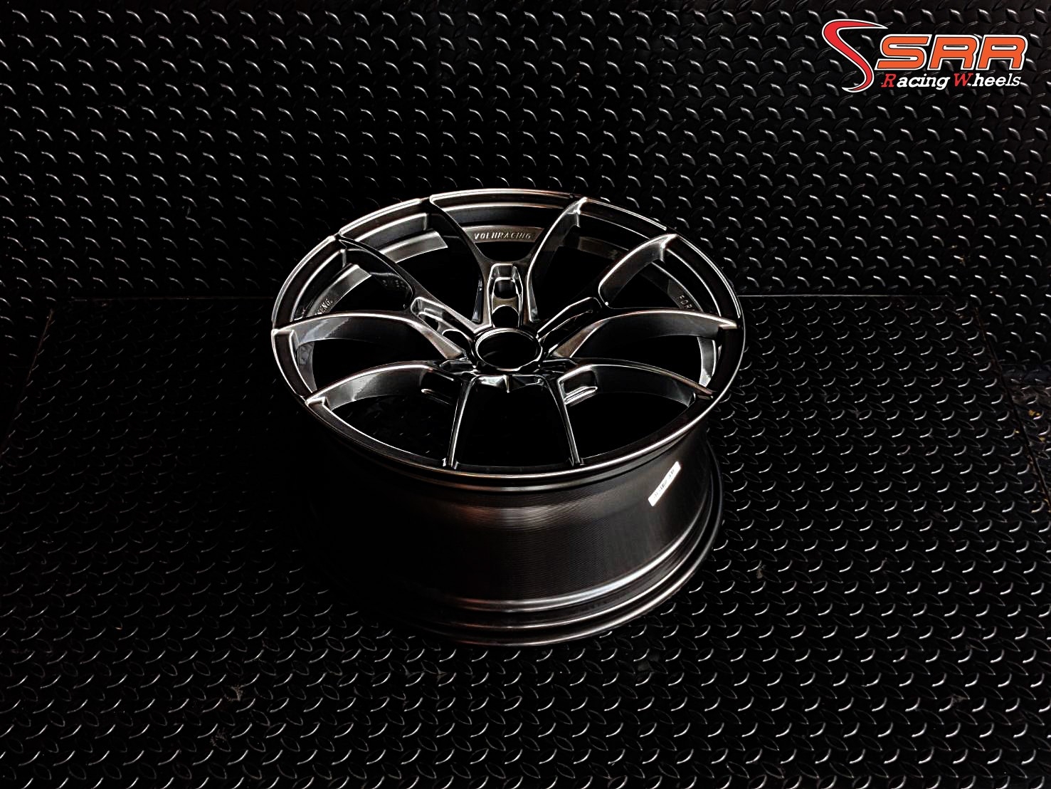 BW052 18X8.5 5X114.3 35 F/HYPER BLACK(MC) สีไฮเปอร์แบล็ก