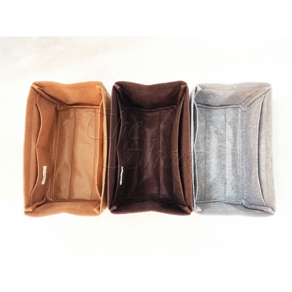 ที่จัดระเบียบกระเป๋า Hermes Lindy 30 มีให้เลือก 3 สี ช่วยแก้ปัญหา หาของสิ่งของในกระเป๋าไม่เจอ ที่สำคัญ!! น้ำหนักเบาจนเหมือนไม่ได้ใส่