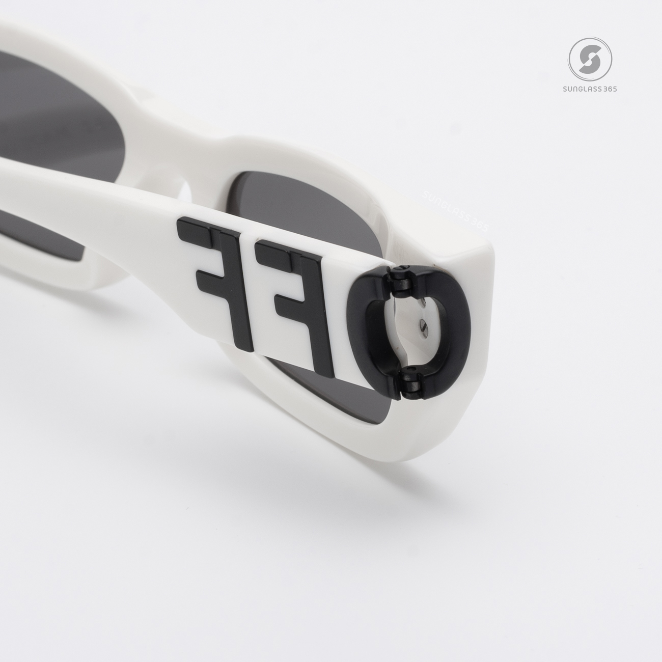 แว่นกันแดด Off-White OERI124 0107