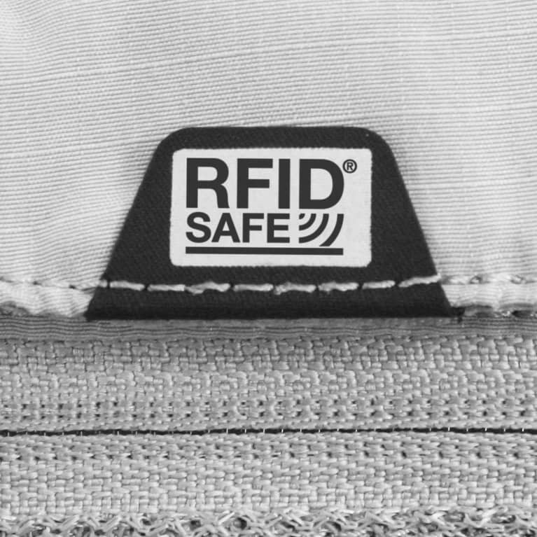 Pacsafe RFIDsafe V125 กระเป๋าสตางค์กันการโจรกรรม
