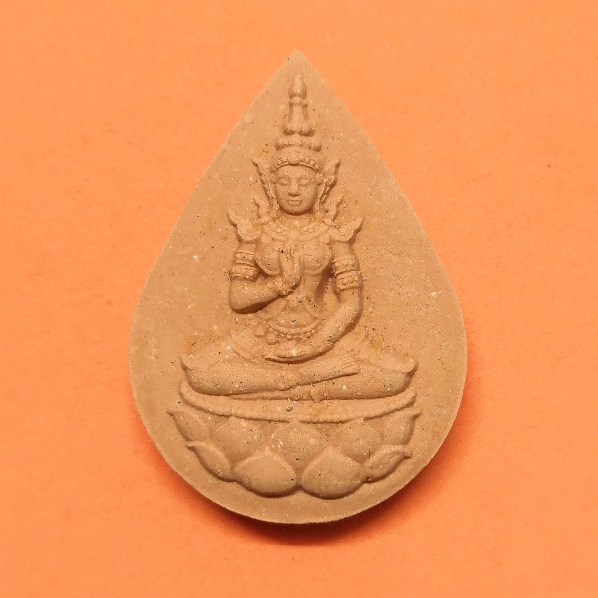เหรียญเนื้อผง พระสุนทรีวาณี รุ่น เยือนอินเดีย สมเด็จธงชัย วัดไตรมิตร ปลุกเสก พศ 2558 พร้อมกล่อง