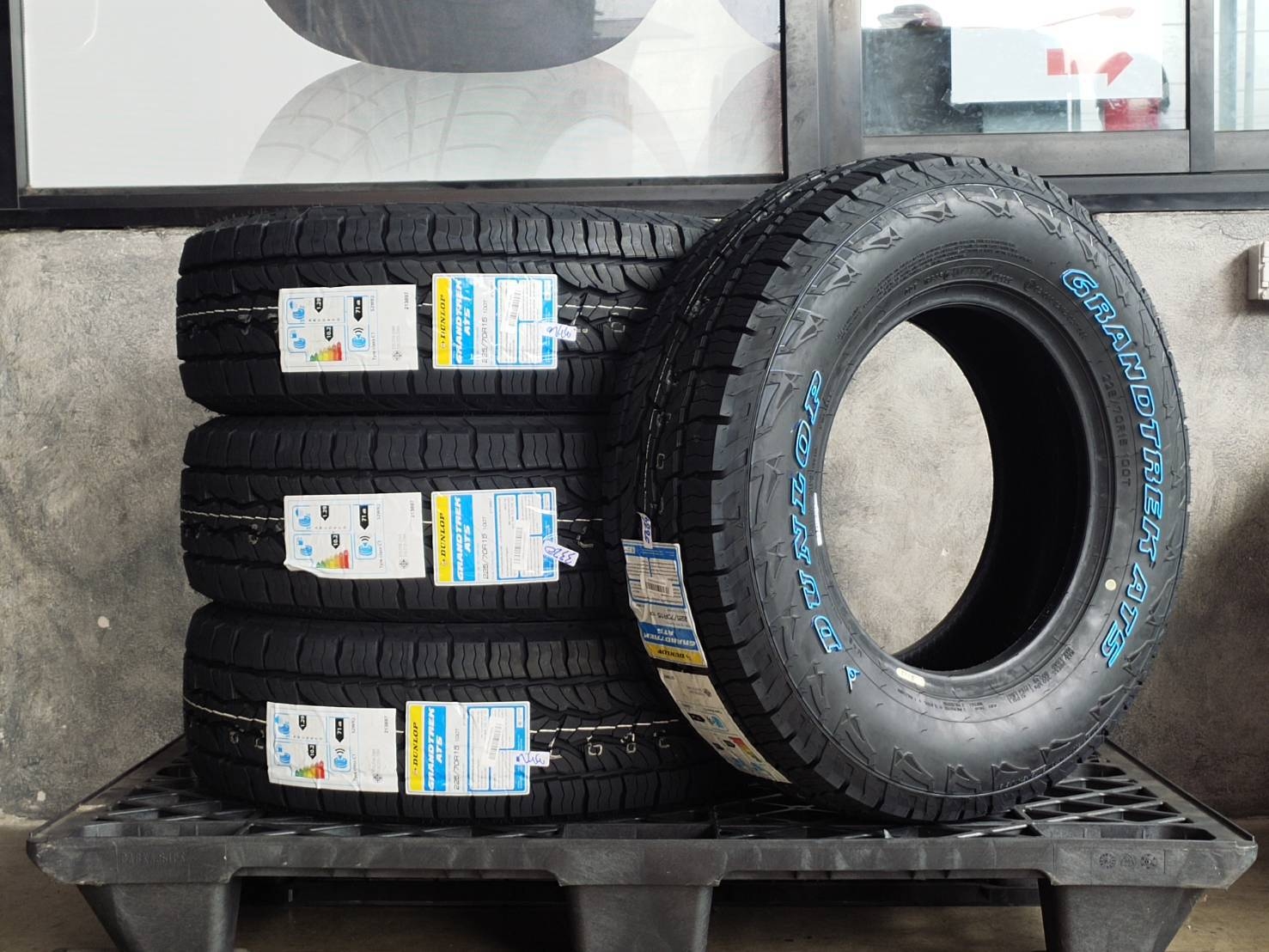 DUNLOP GRANDTREK AT5 225/70R15