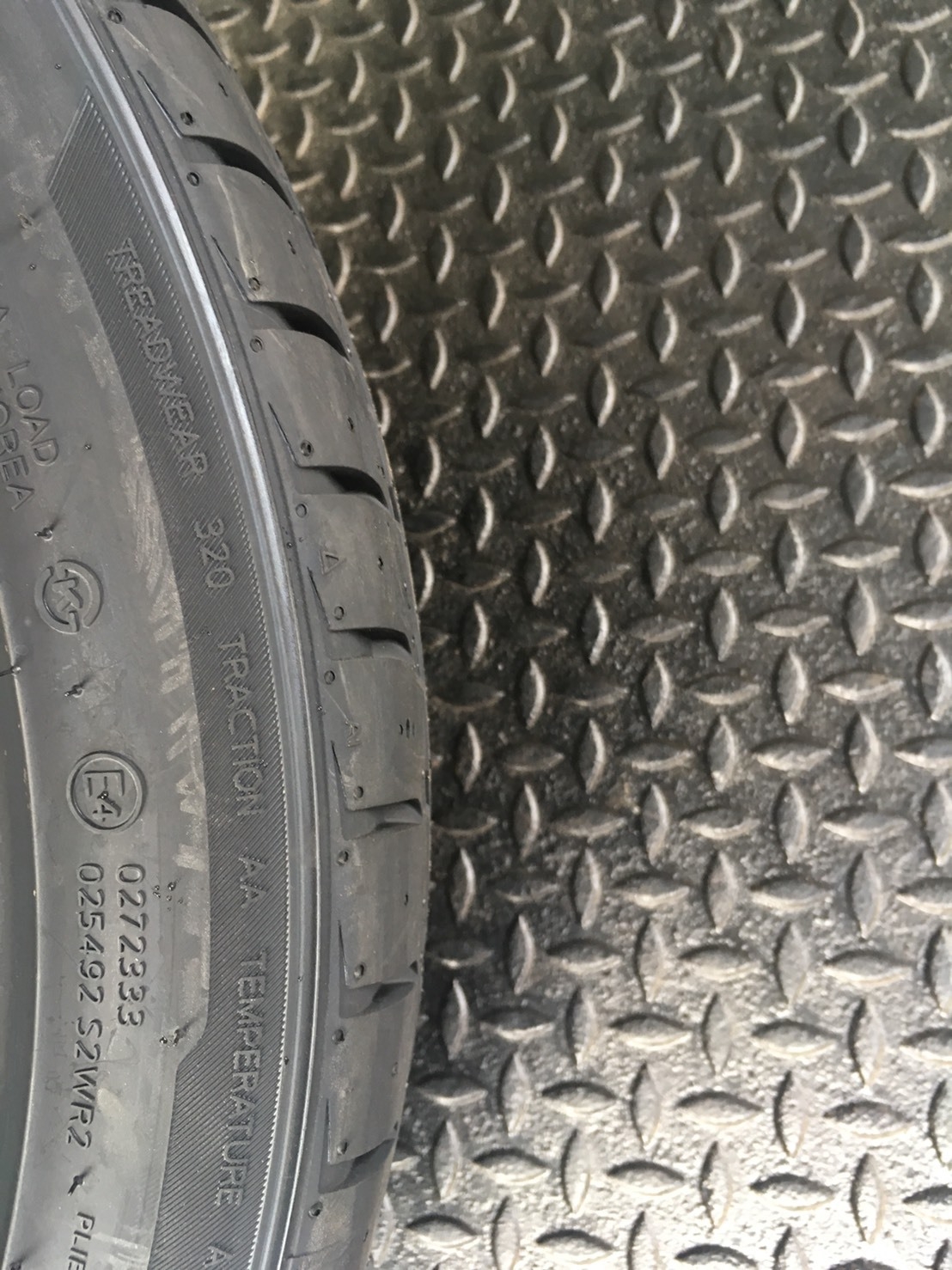 HANKOOK V12 EVO-2 215-45-18 เส้น 4800 ปี 18