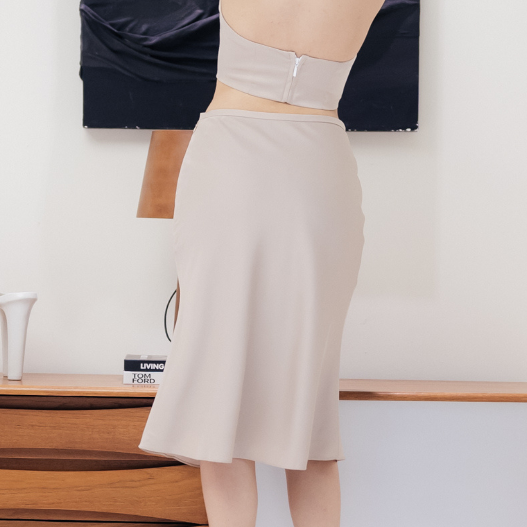 Lism MS-016 Knee-length skirt กระโปรงผ้าซาตินสุดเก๋