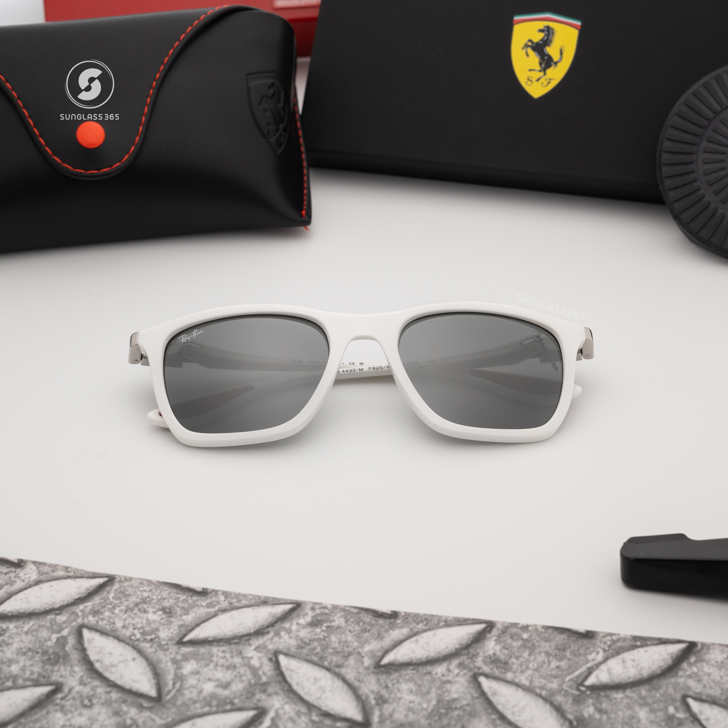 Ray-Ban RB4433M F6526G White